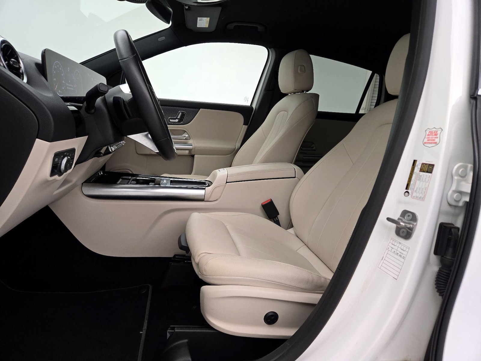 2025 Mercedes-Benz GLA GLA250 - Photo 12