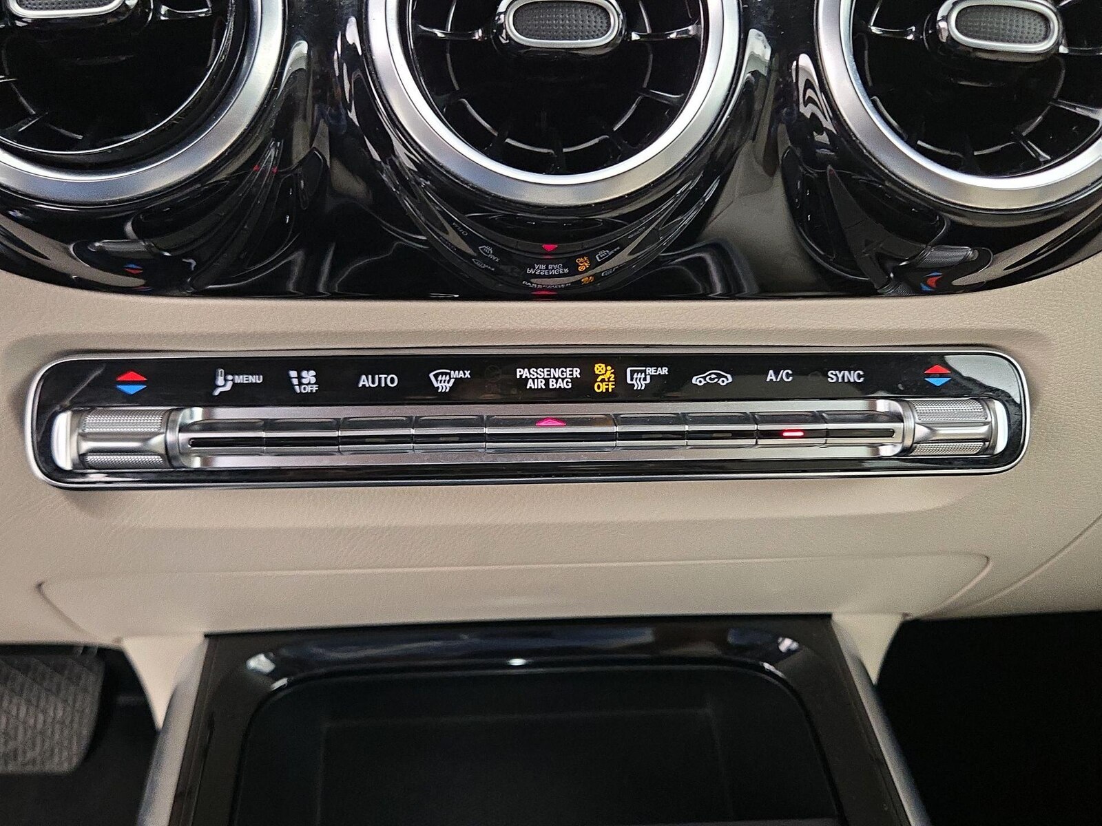 2025 Mercedes-Benz GLA GLA250 - Photo 17