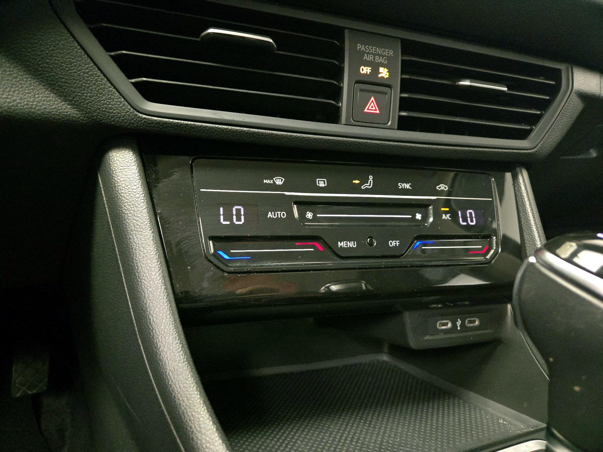 Thumbnail: 2025 Volkswagen Jetta - 16