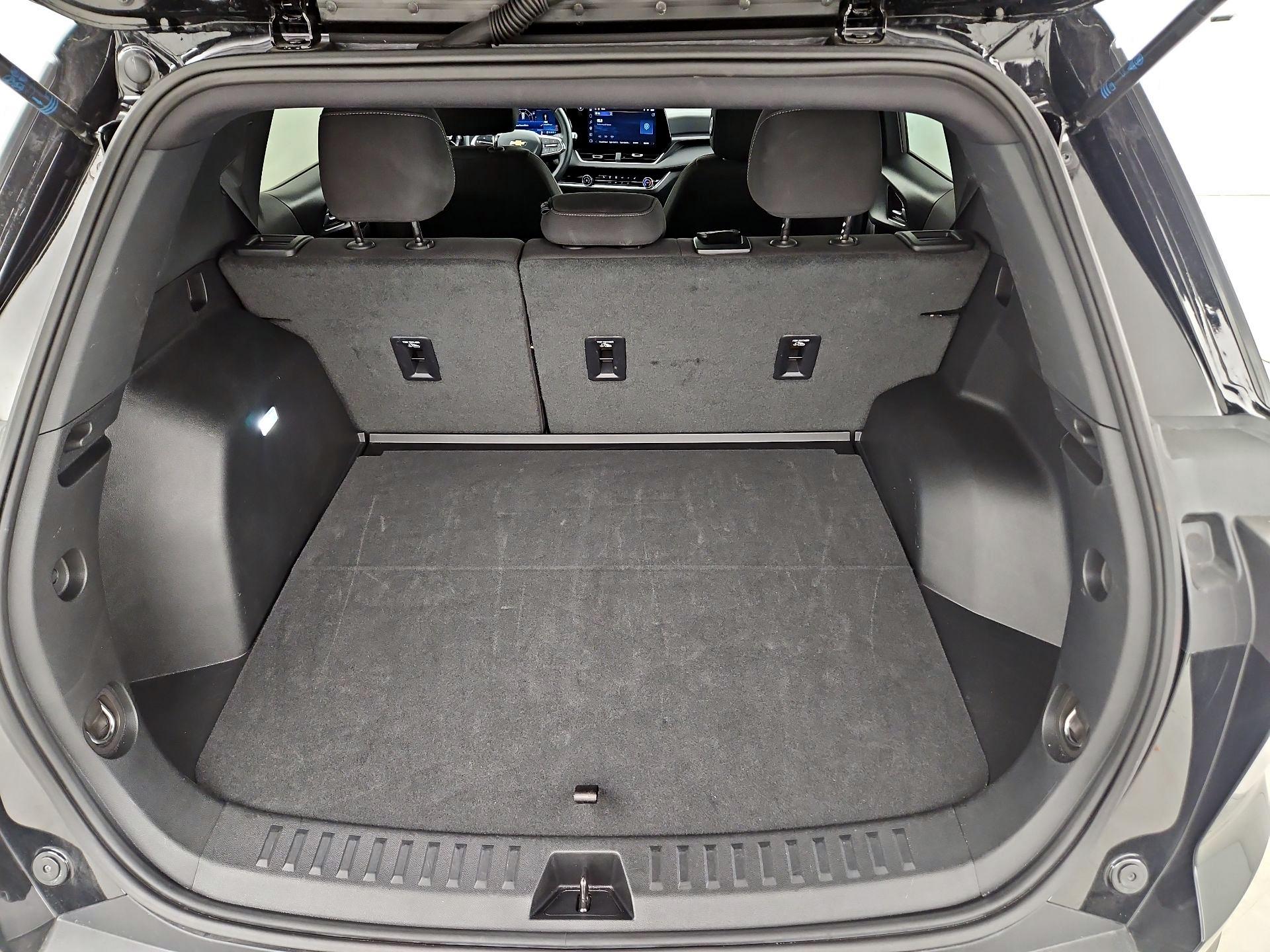 Thumbnail: 2026 Chevrolet Equinox - 17