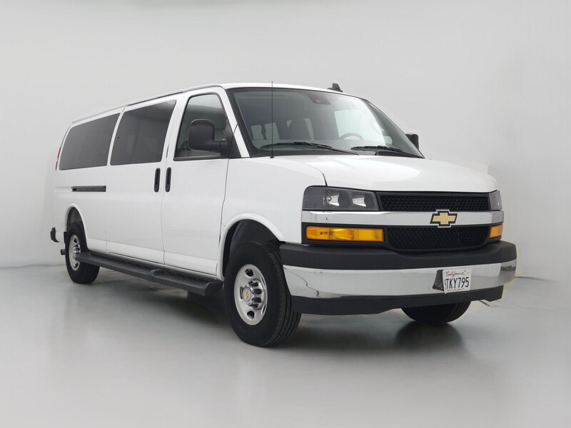 2025 Chevrolet Express 3500 null