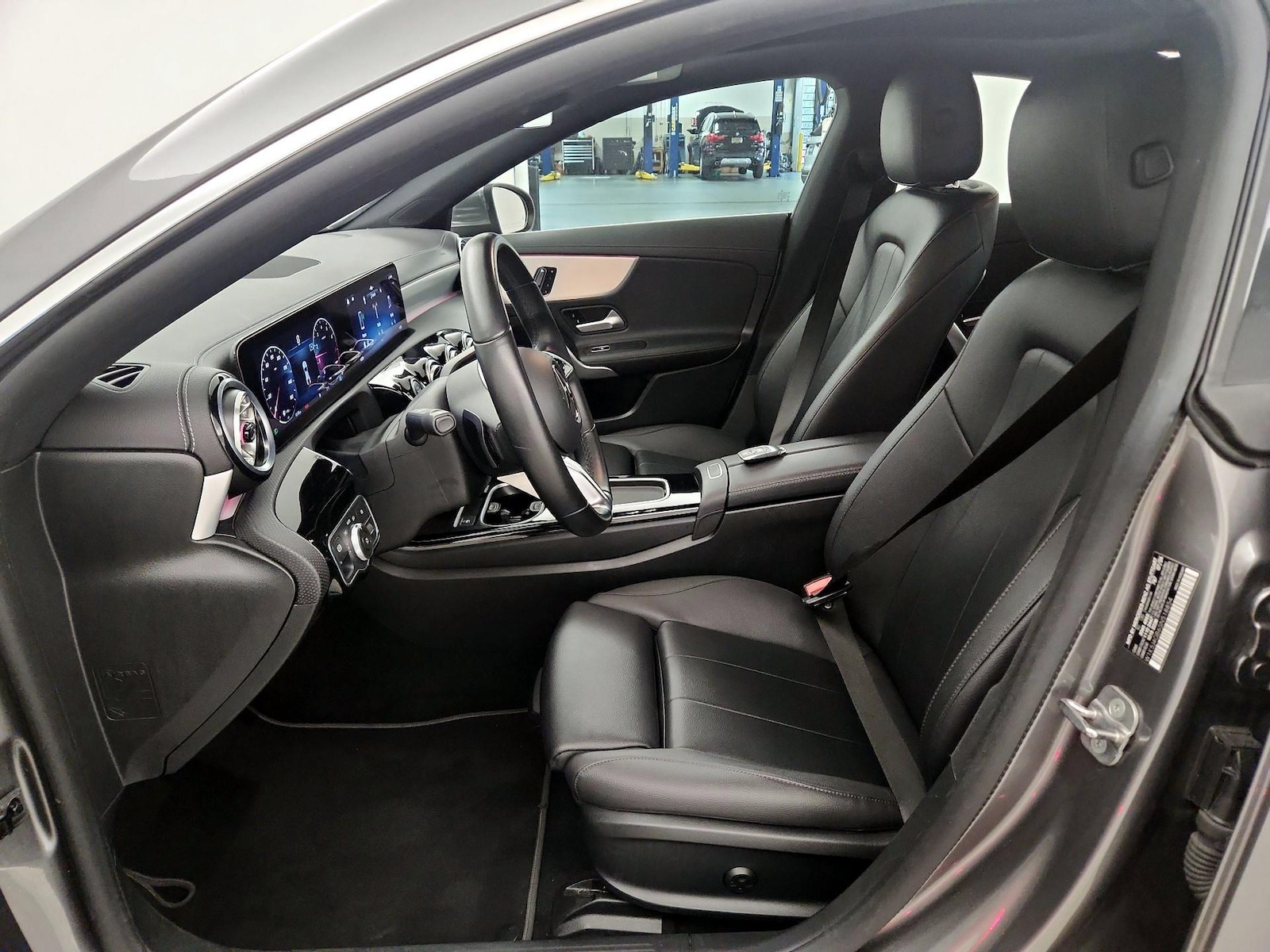 Power Seat(s) & Side Airbags