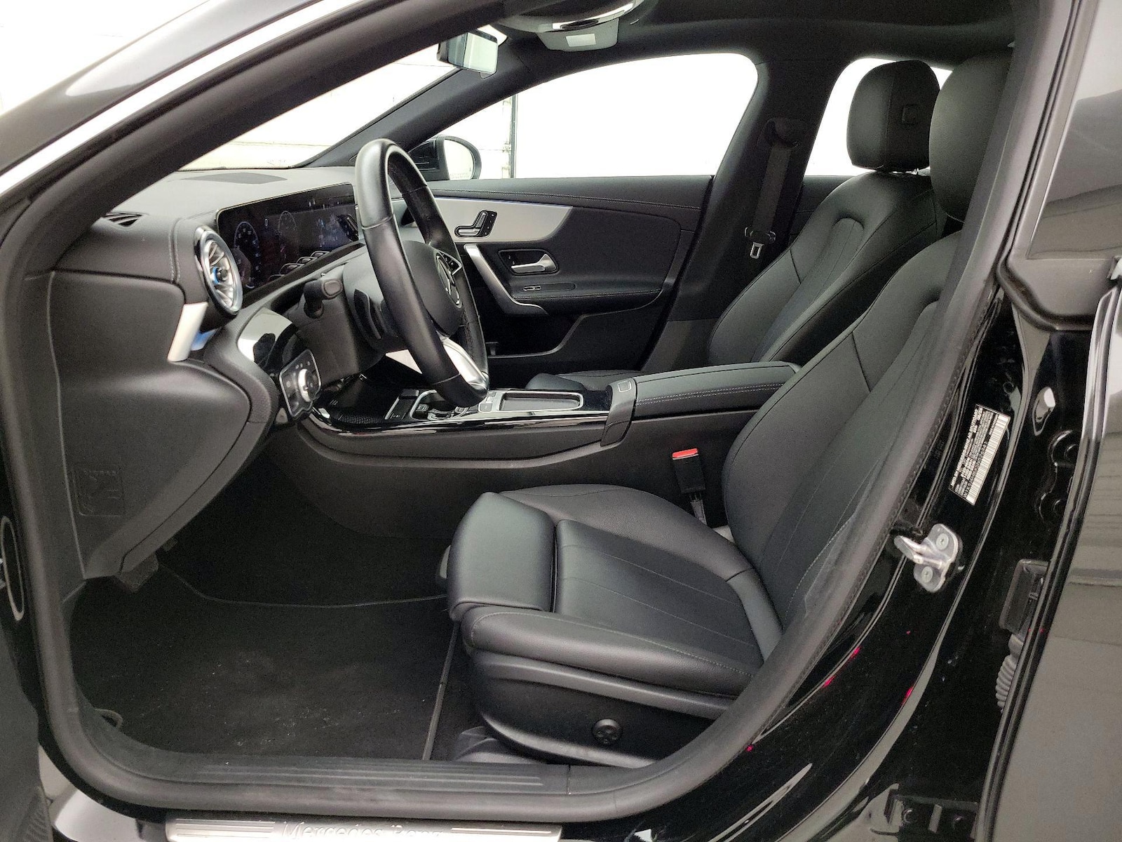 Power Seat(s) & Leather Seats