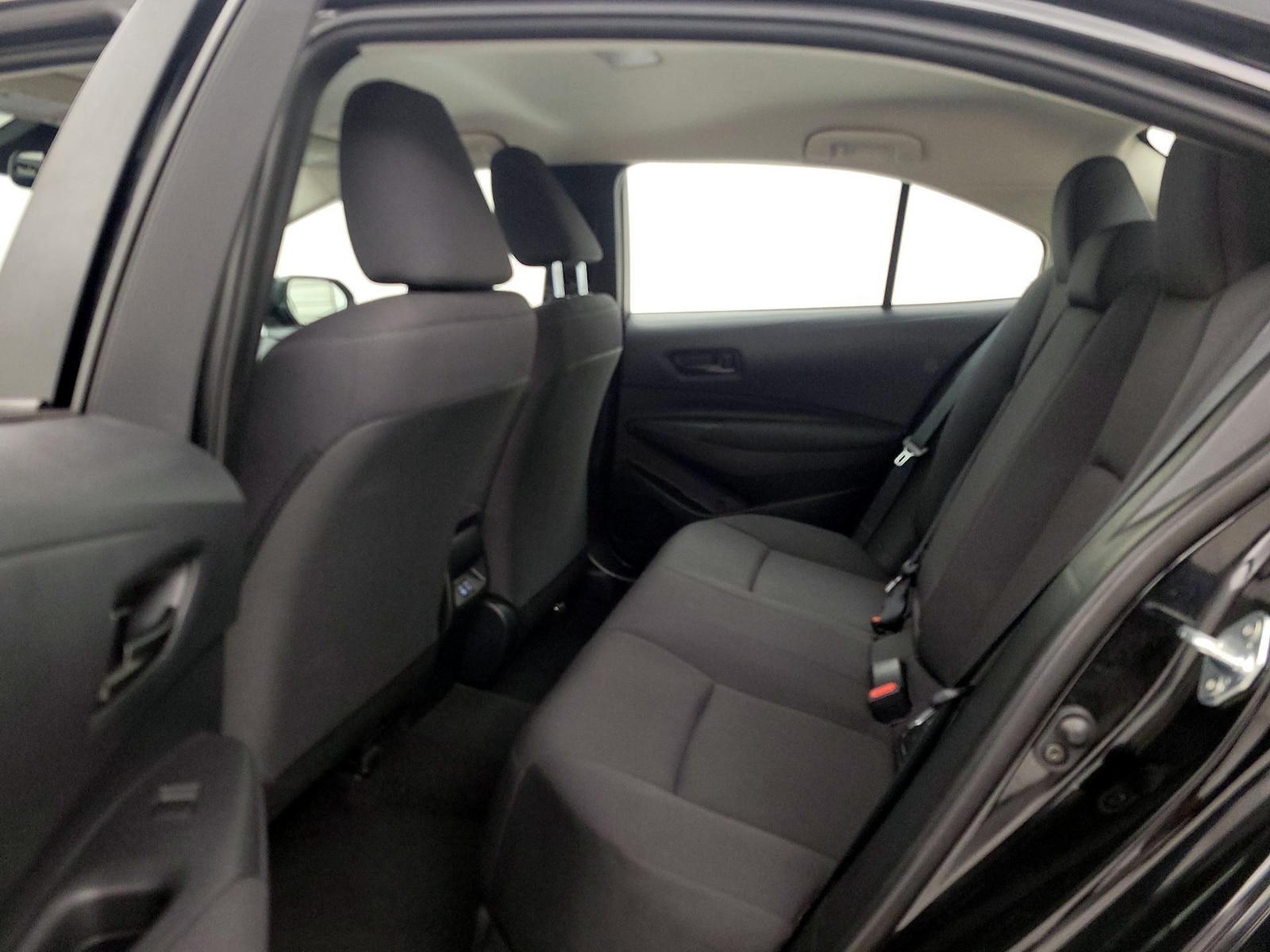 2025 Toyota Corolla LE - Photo 20
