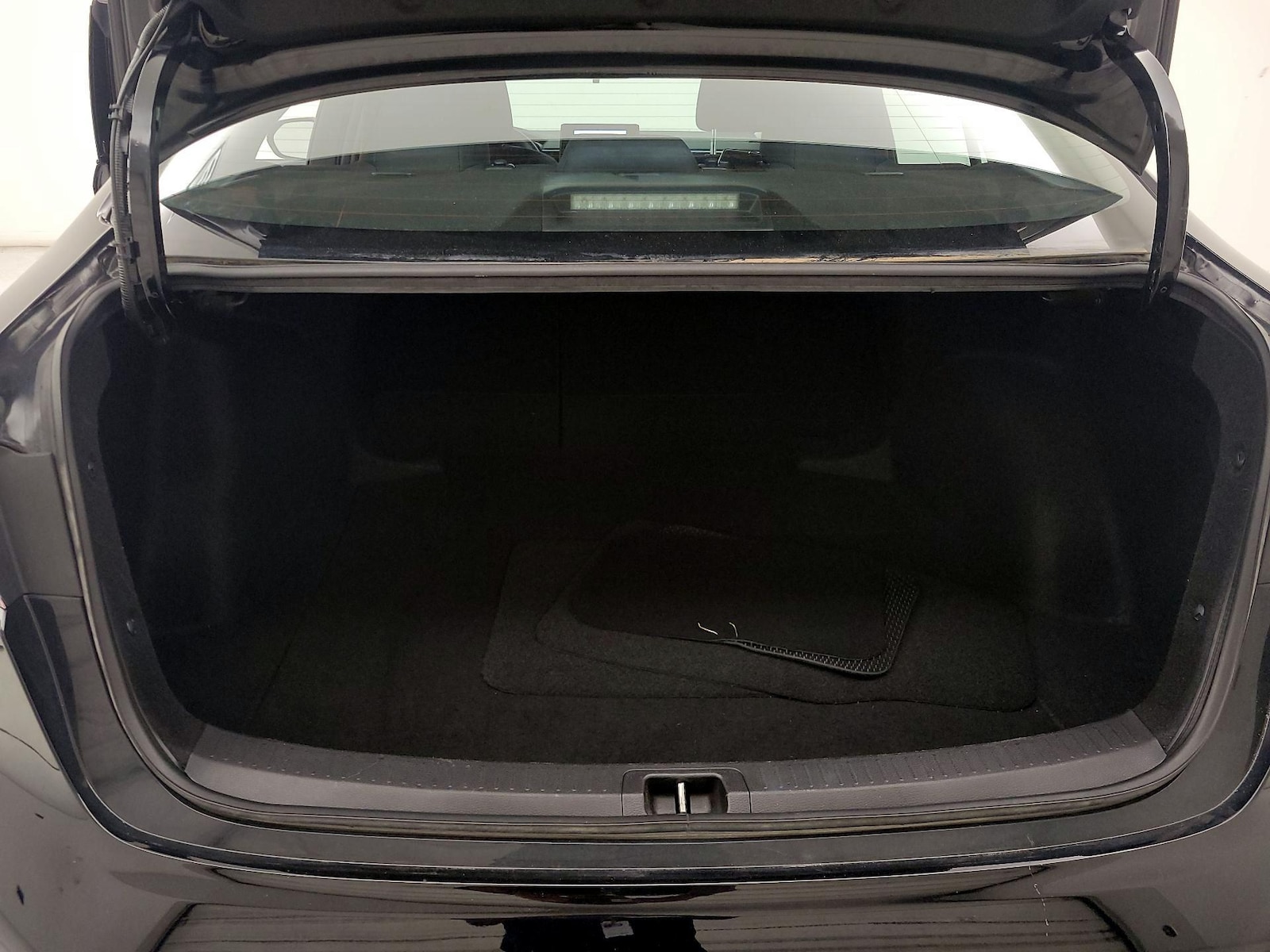 2025 Toyota Corolla LE - Photo 21