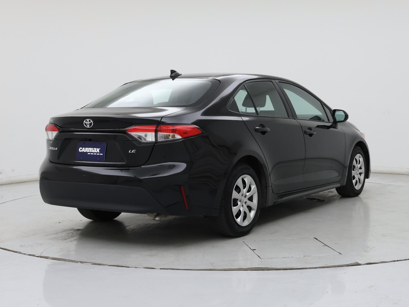 2025 Toyota Corolla LE - Photo 9