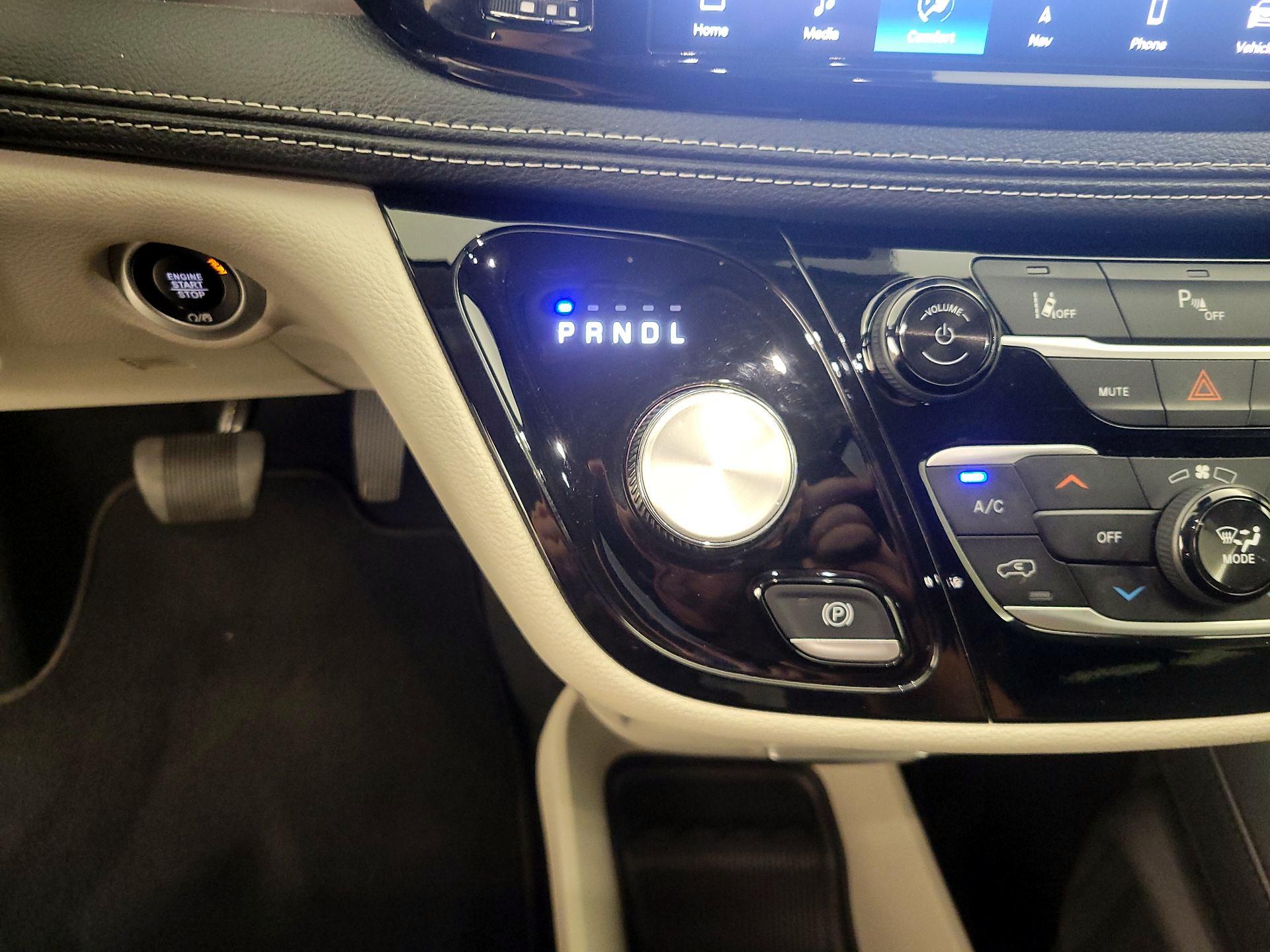 Thumbnail: 2024 Chrysler Pacifica - 18