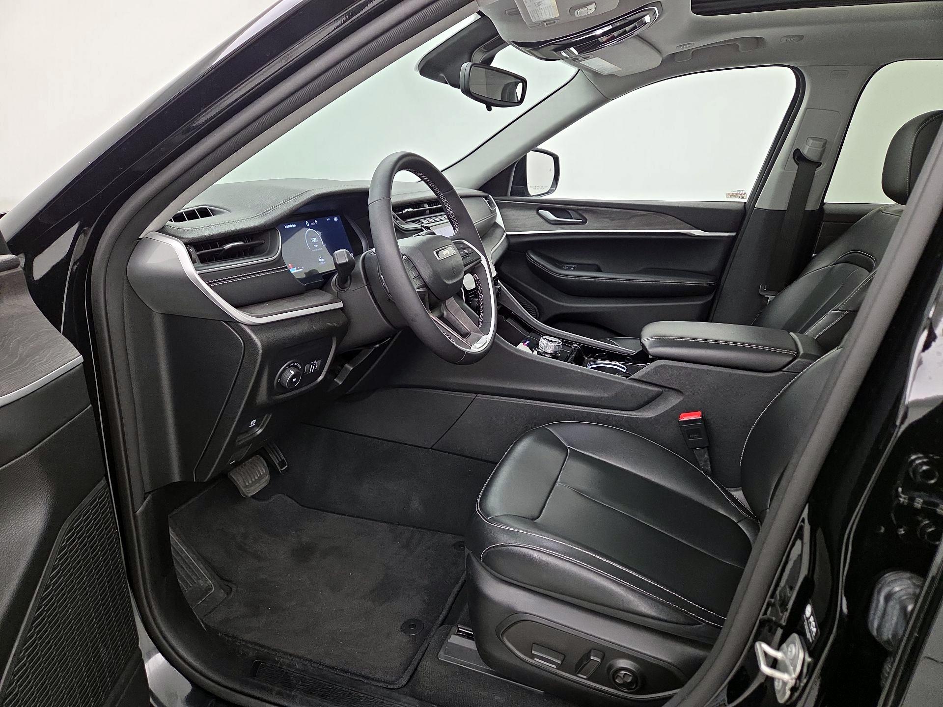 Thumbnail: 2023 Jeep Grand Cherokee - 11
