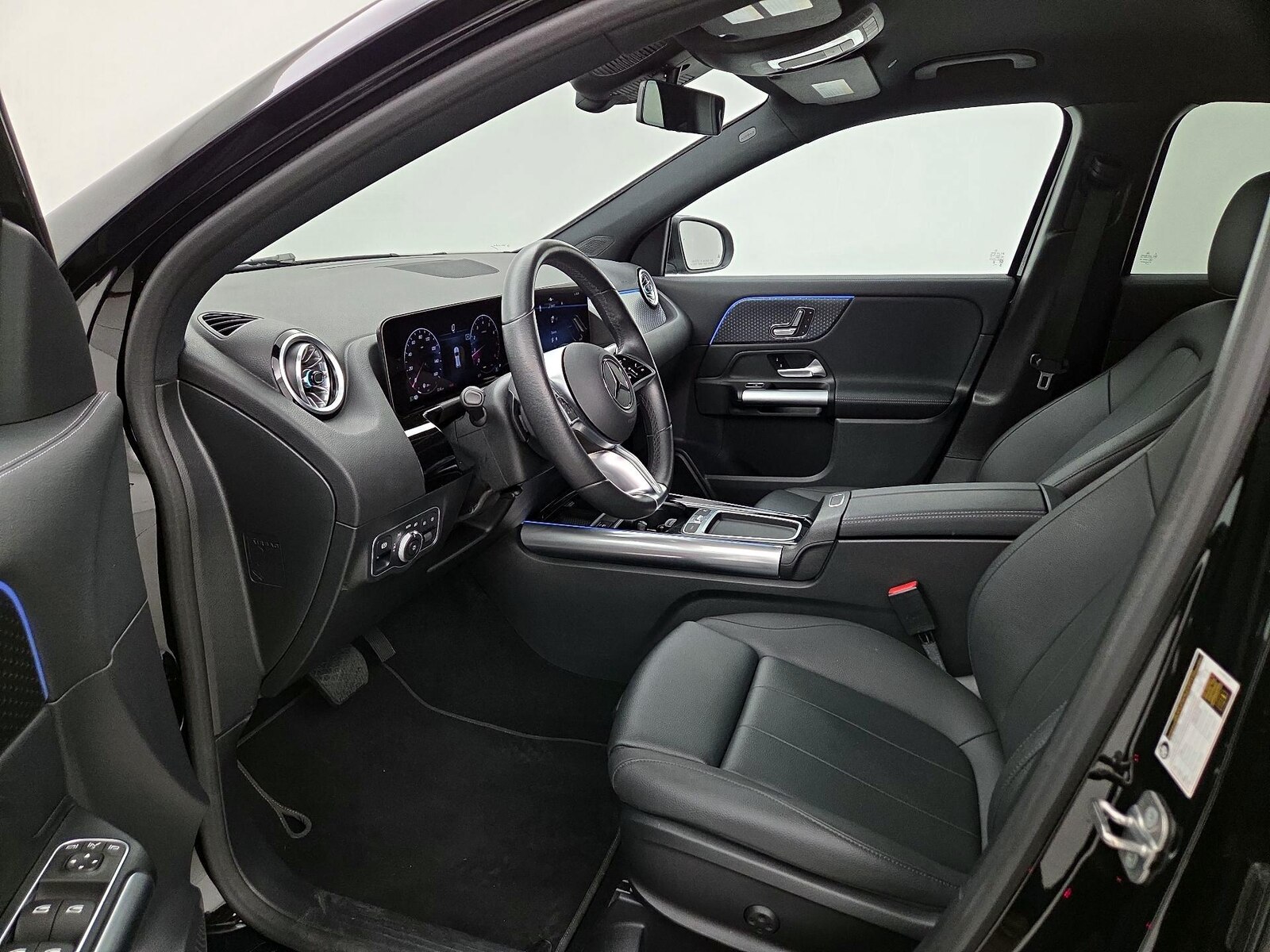 Side Airbags & Leatherette Seats
