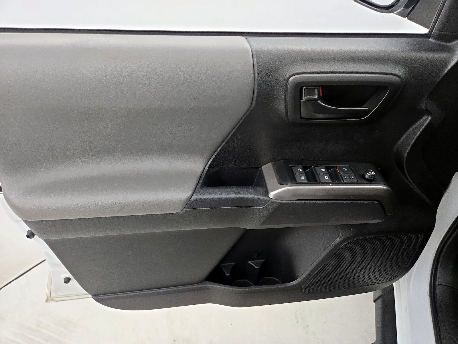 2023 Toyota Tacoma SR5 - Photo 13