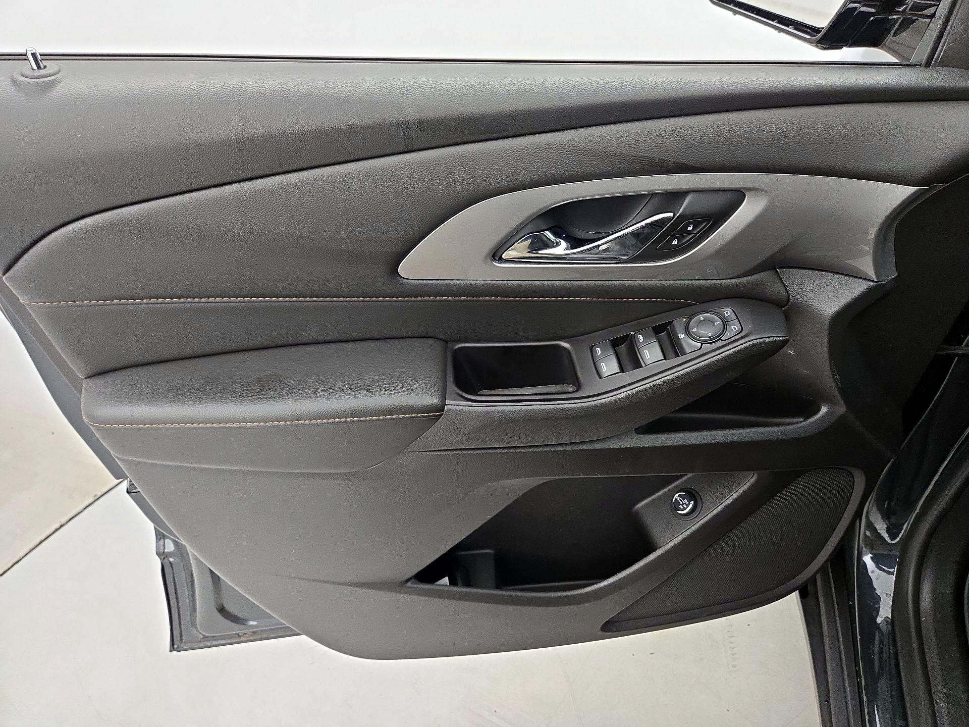 Thumbnail: 2019 Chevrolet Traverse - 12