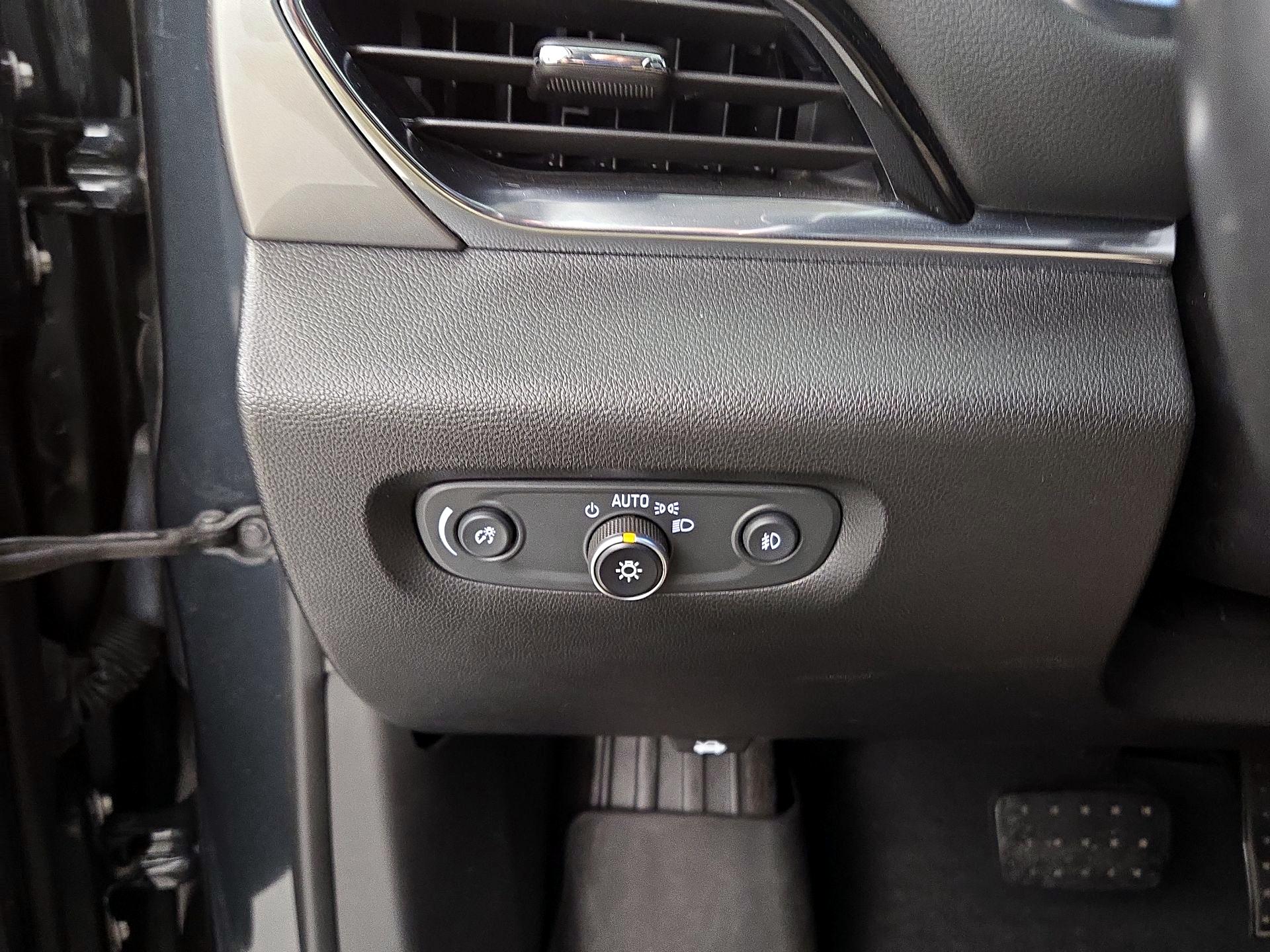 Thumbnail: 2019 Chevrolet Traverse - 13