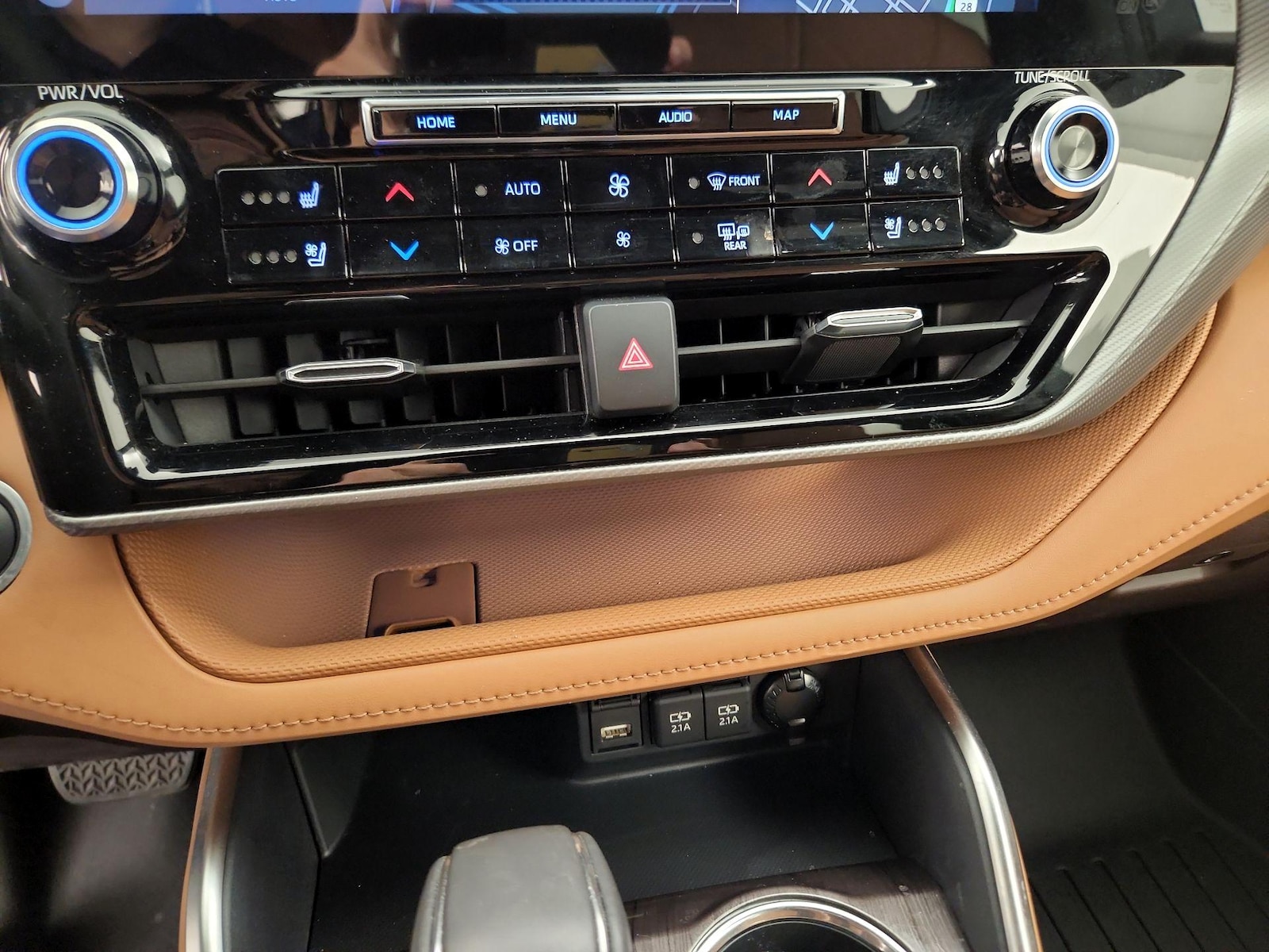 2020 Toyota Highlander Platinum - Photo 18
