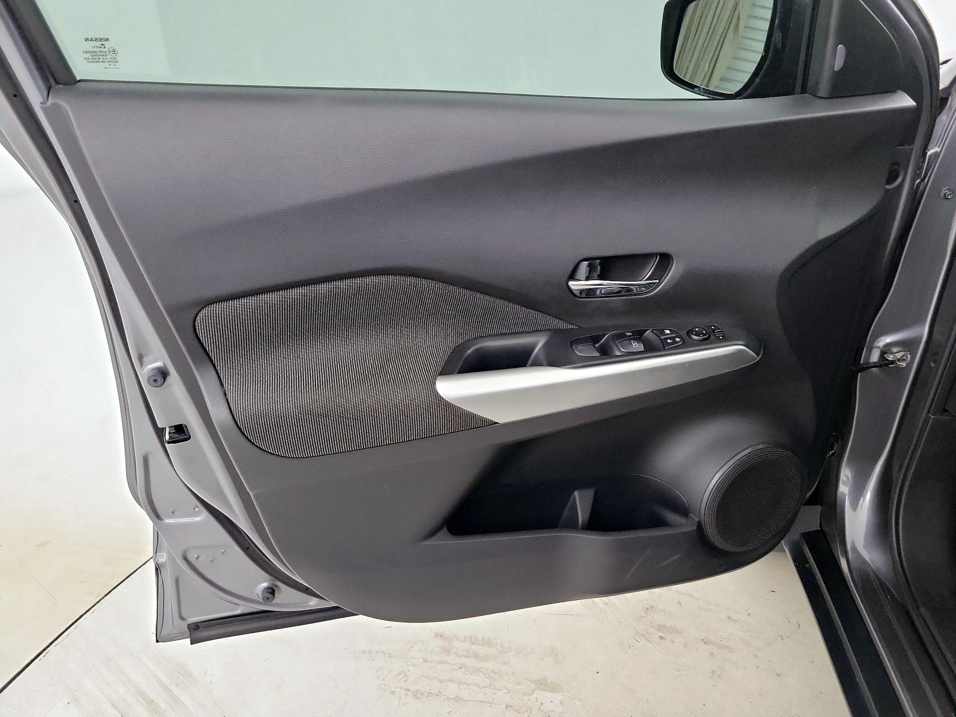 Thumbnail: 2019 Nissan Kicks - 12