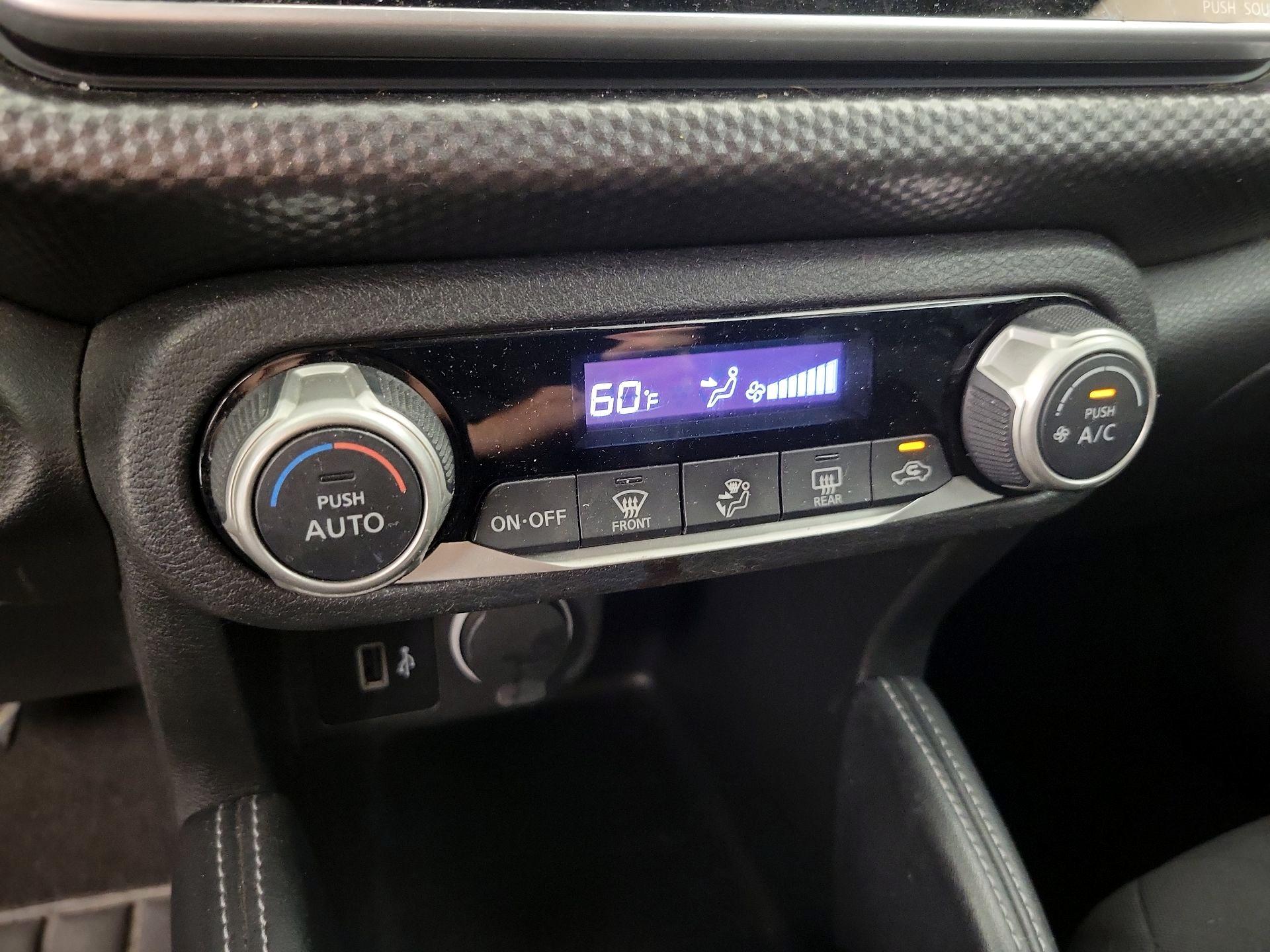 Thumbnail: 2019 Nissan Kicks - 16