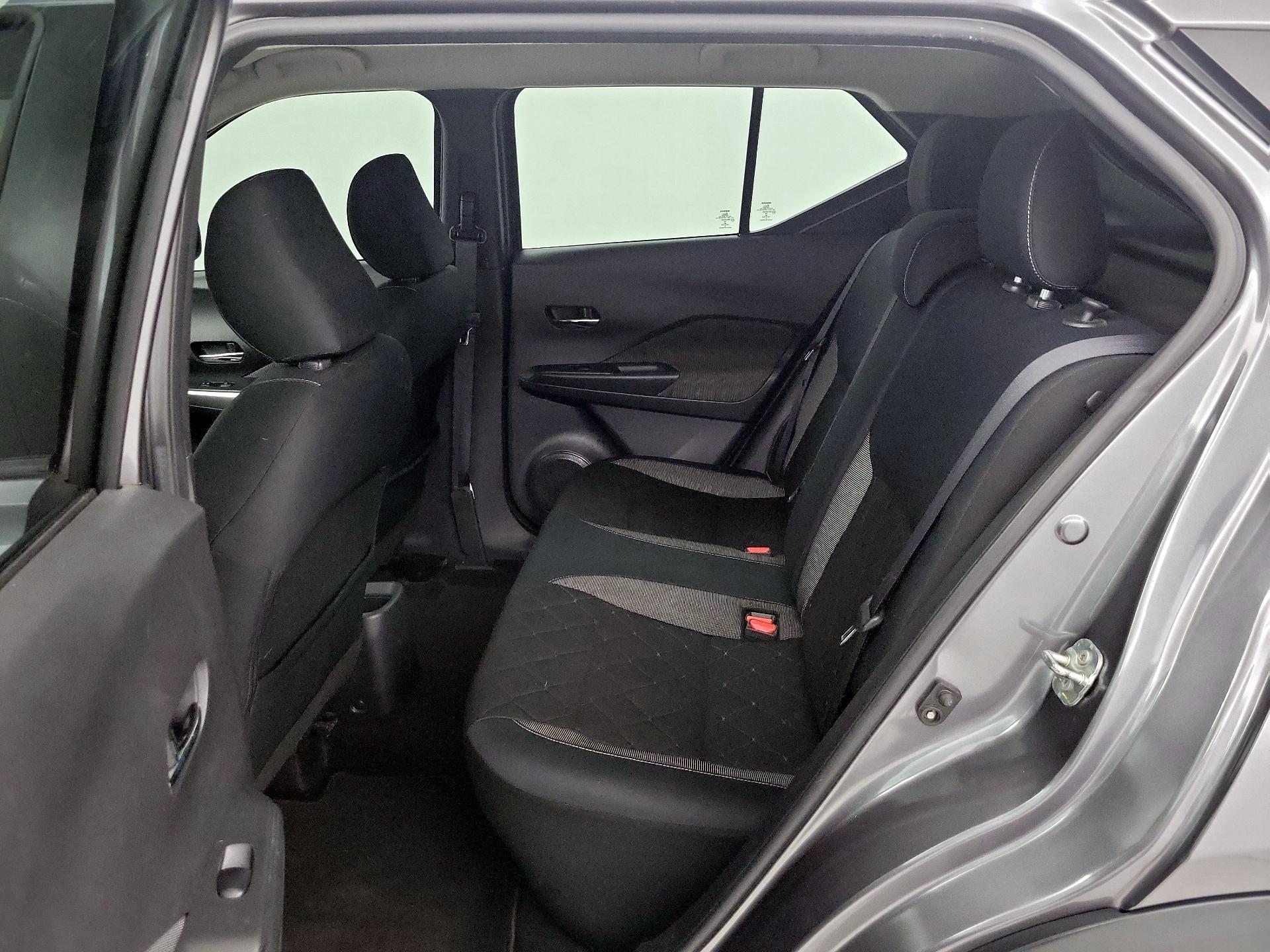 Thumbnail: 2019 Nissan Kicks - 19