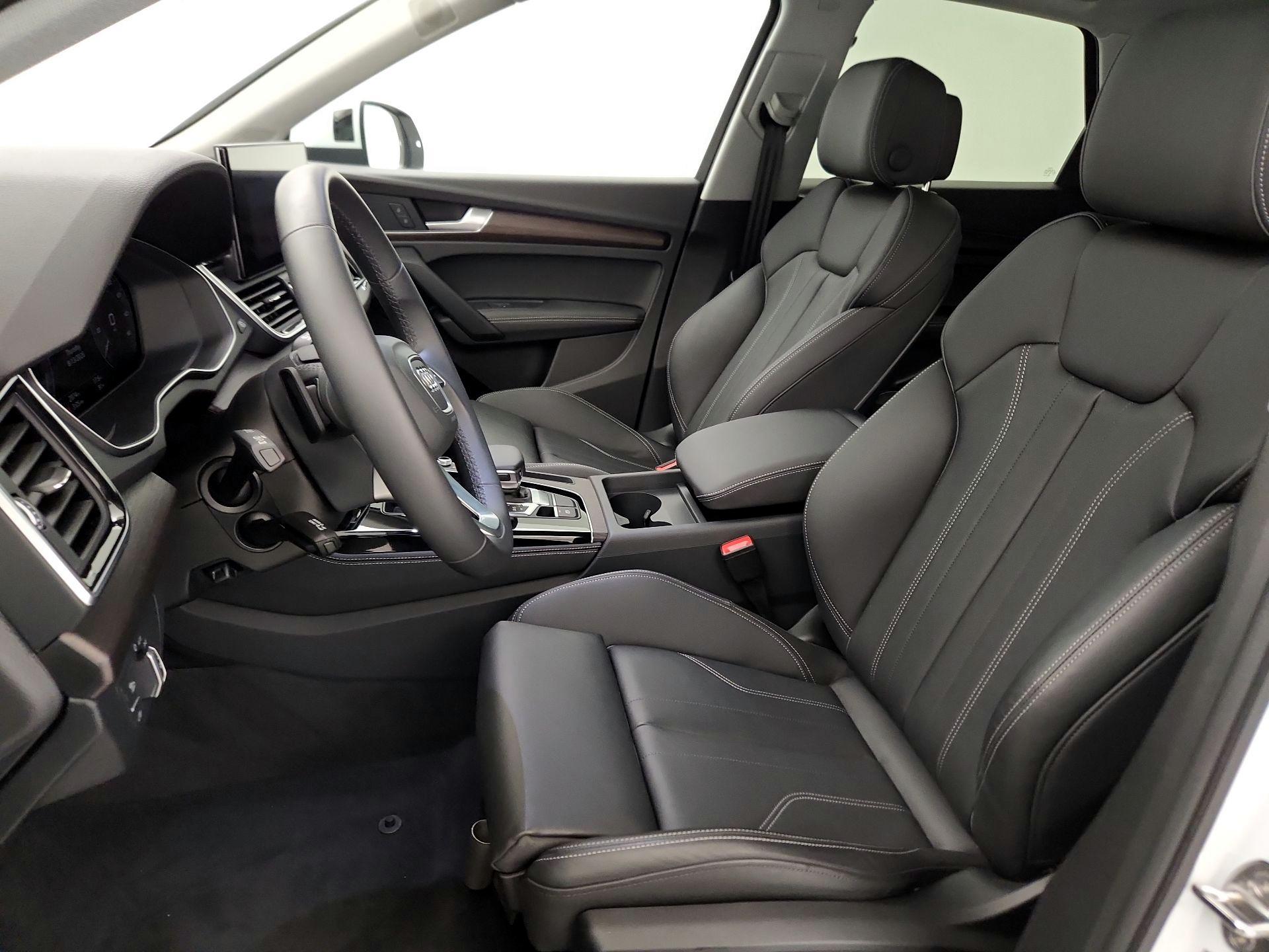 Thumbnail: 2025 Audi Q5 - 11