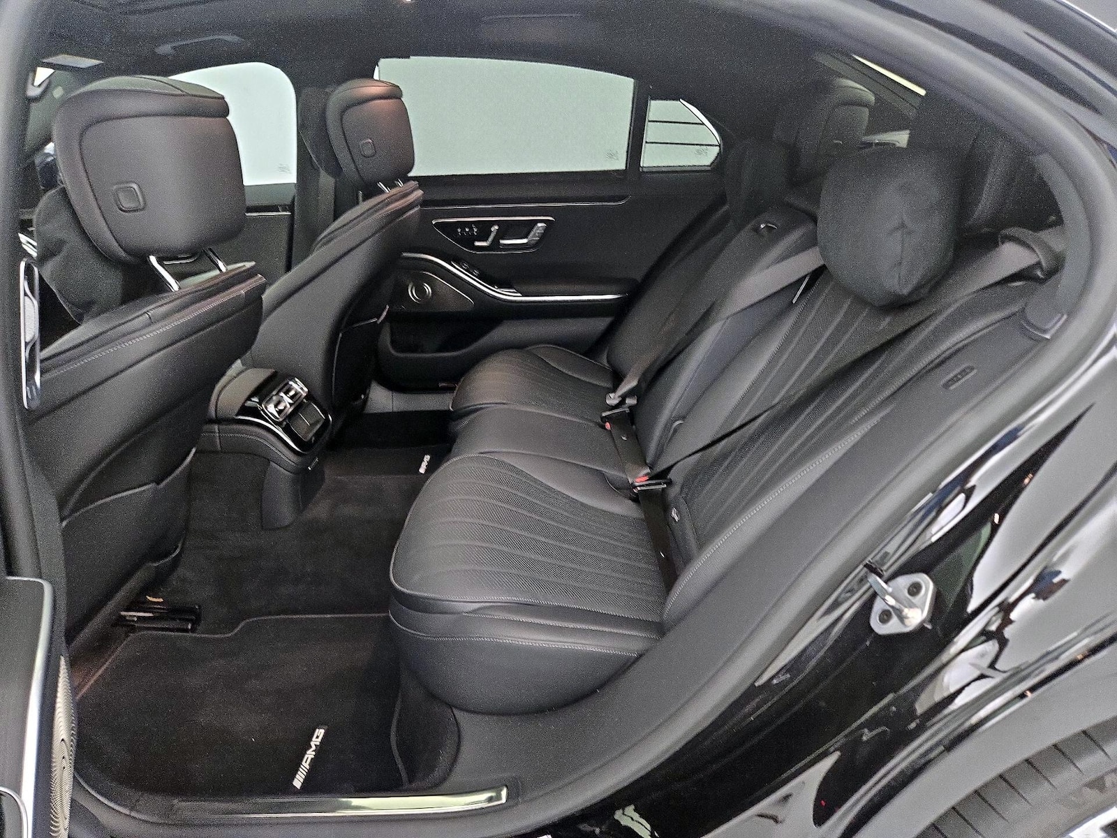 Rear A/C Seat(s)