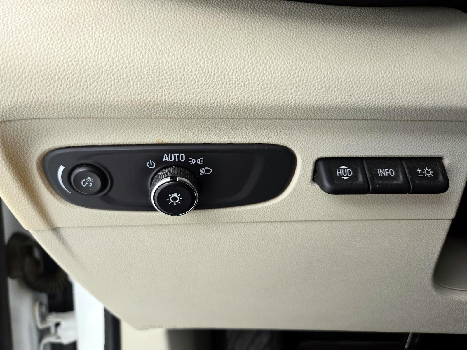 2021 Buick Envision Essence - Photo 14