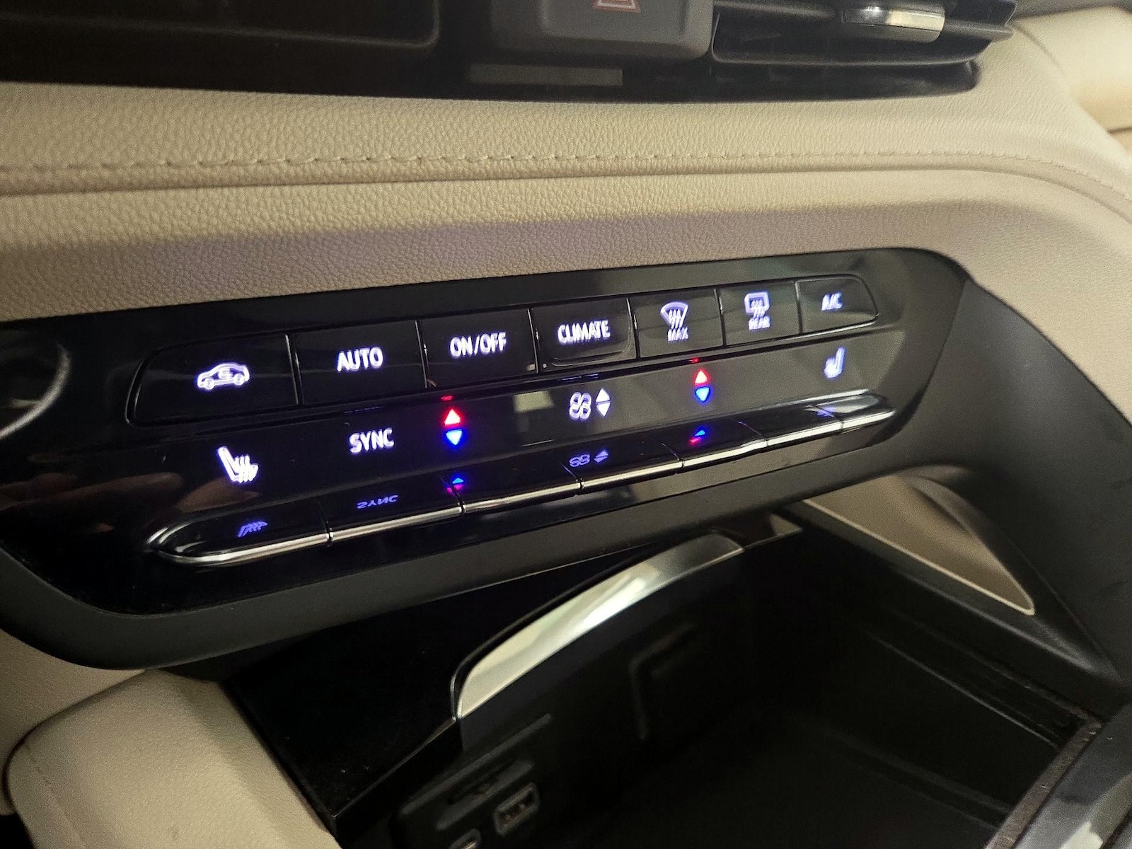 2021 Buick Envision Essence - Photo 18
