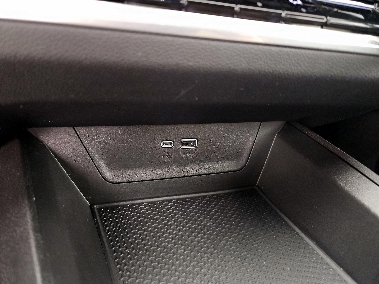 2026 Chevrolet Equinox LT - Photo 20