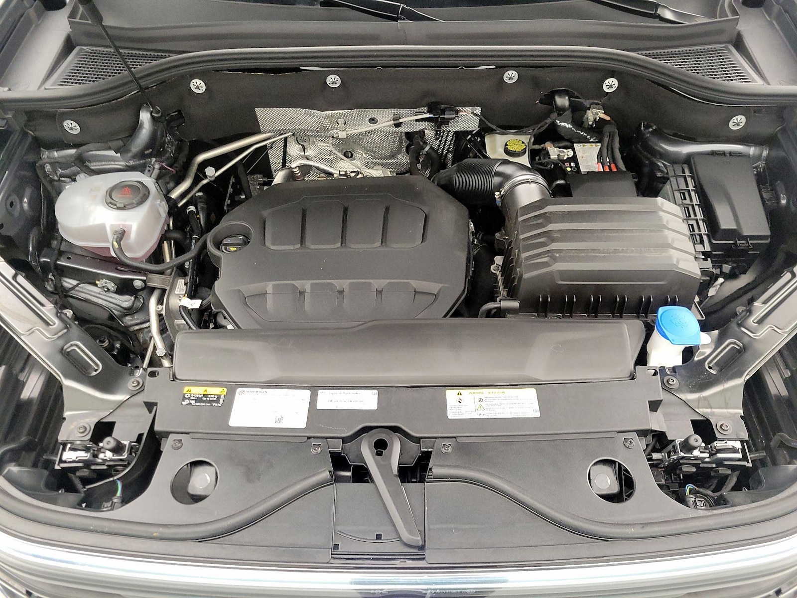 2025 Volkswagen Atlas Cross Sport SE w/Tech - Photo 22