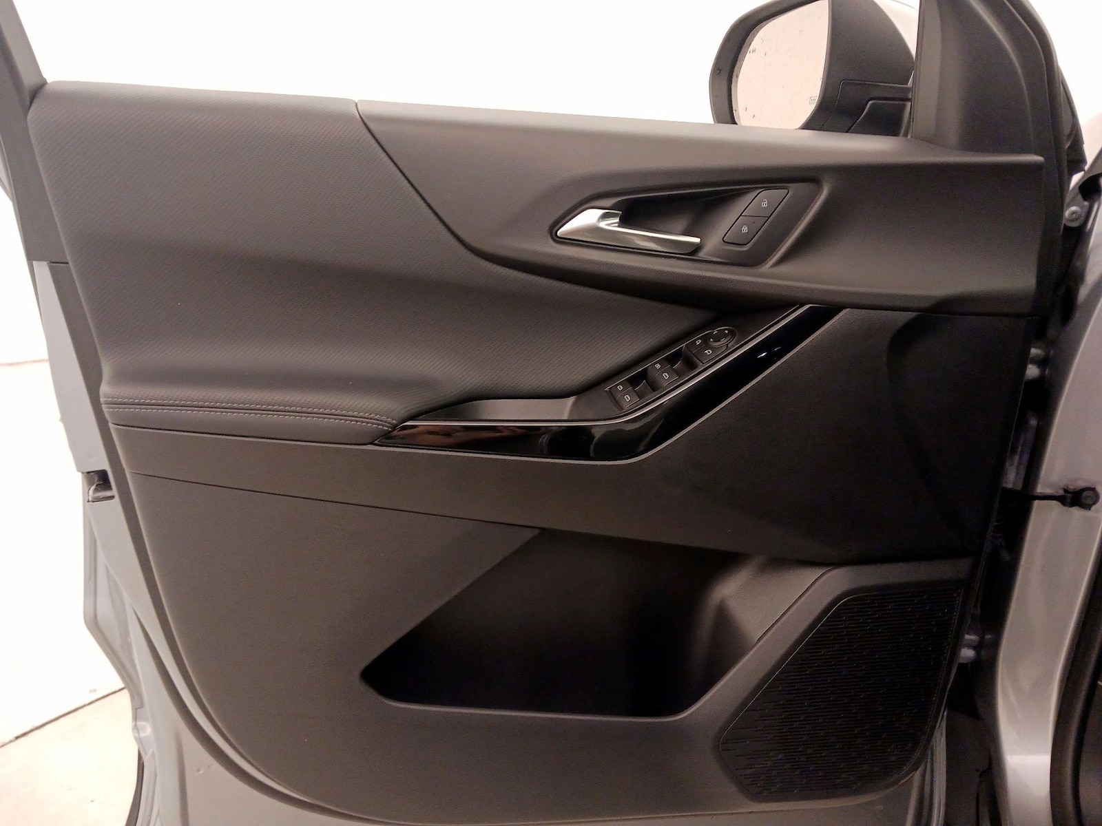 2026 Chevrolet Equinox LT - Photo 13