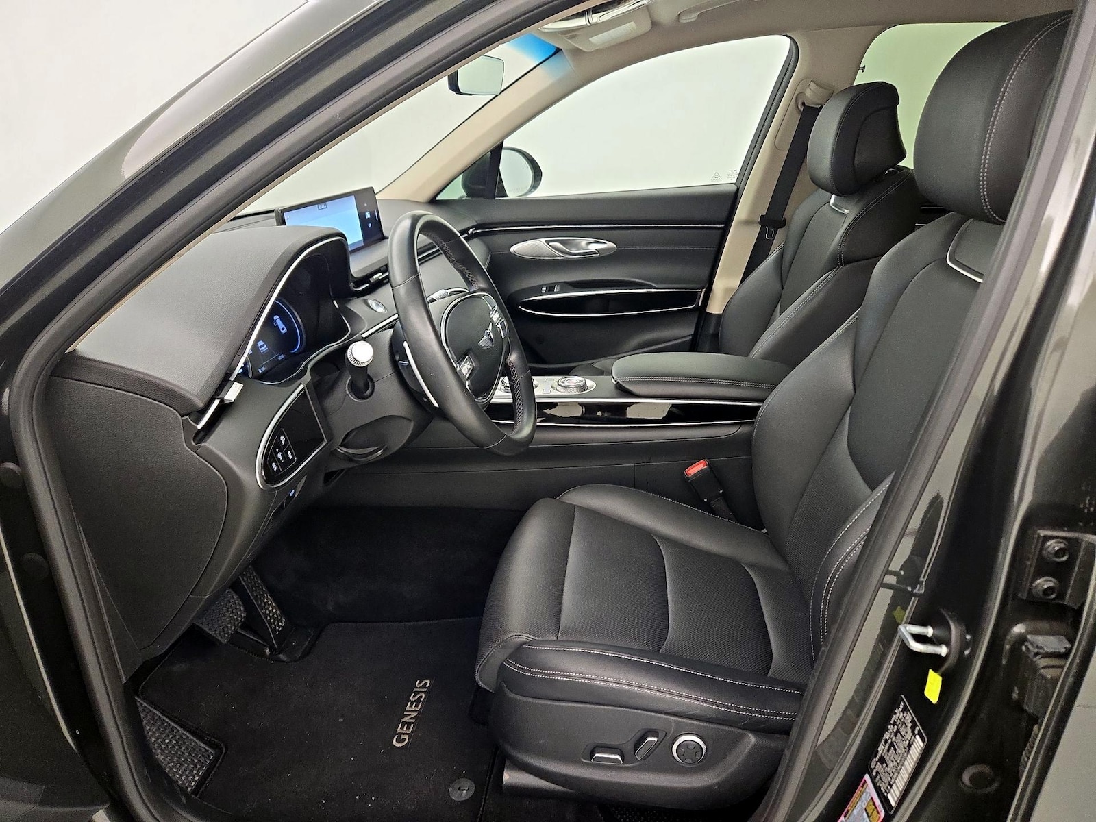 2025 GENESIS GV70 Standard - Photo 12