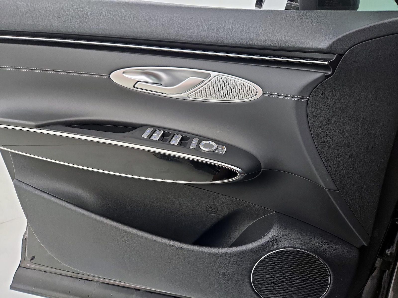 2025 GENESIS GV70 Standard - Photo 13