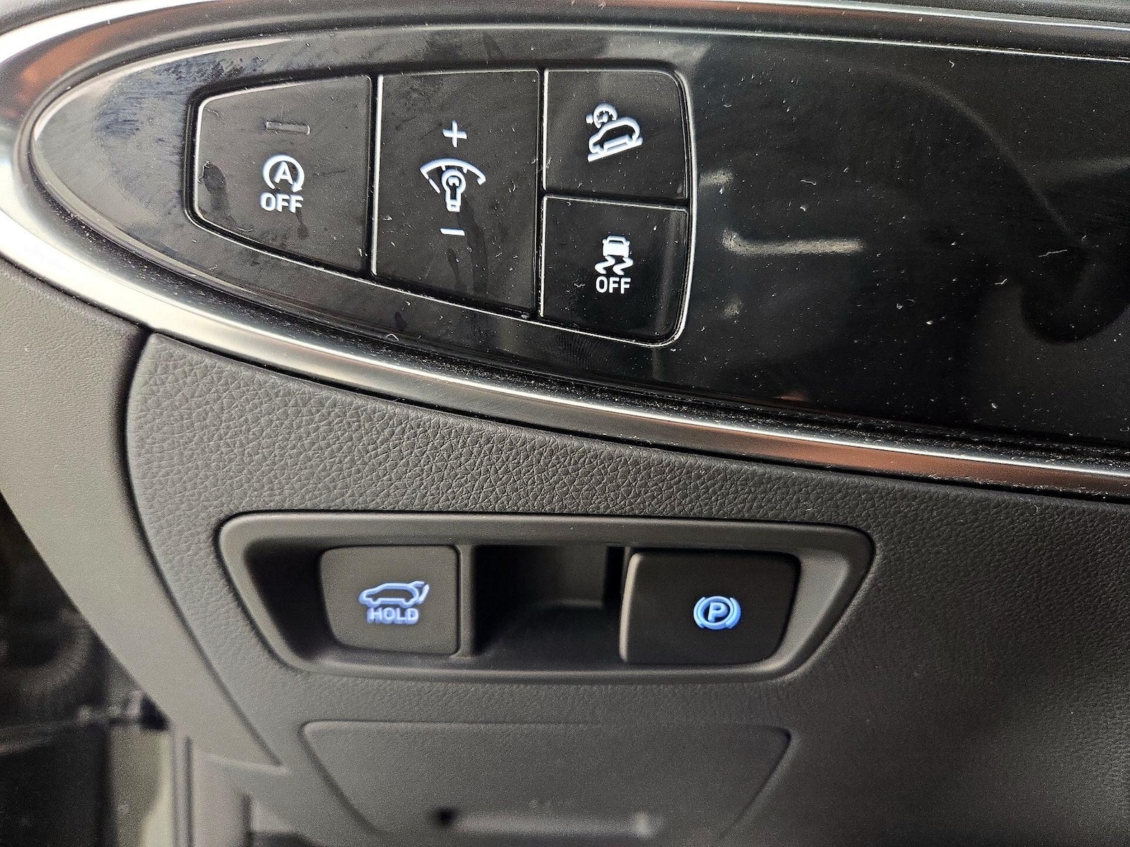 2025 GENESIS GV70 Standard - Photo 14