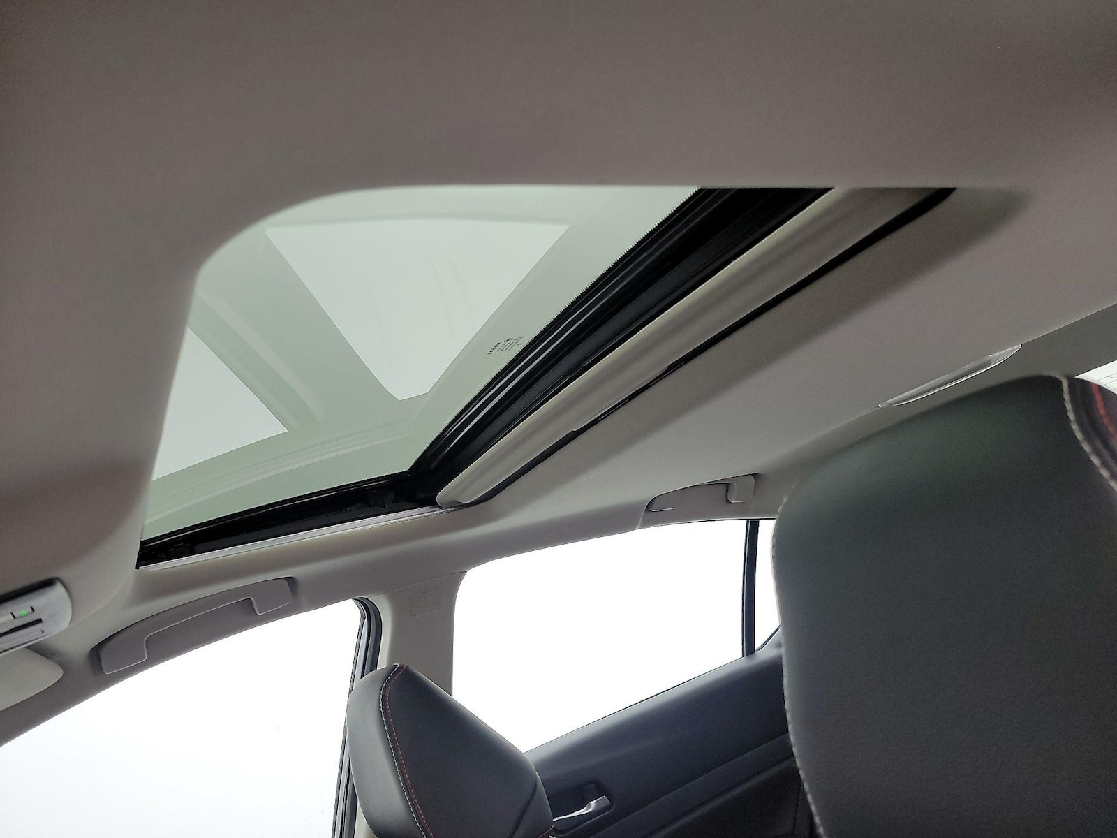Sunroof(s) & Overhead Airbags