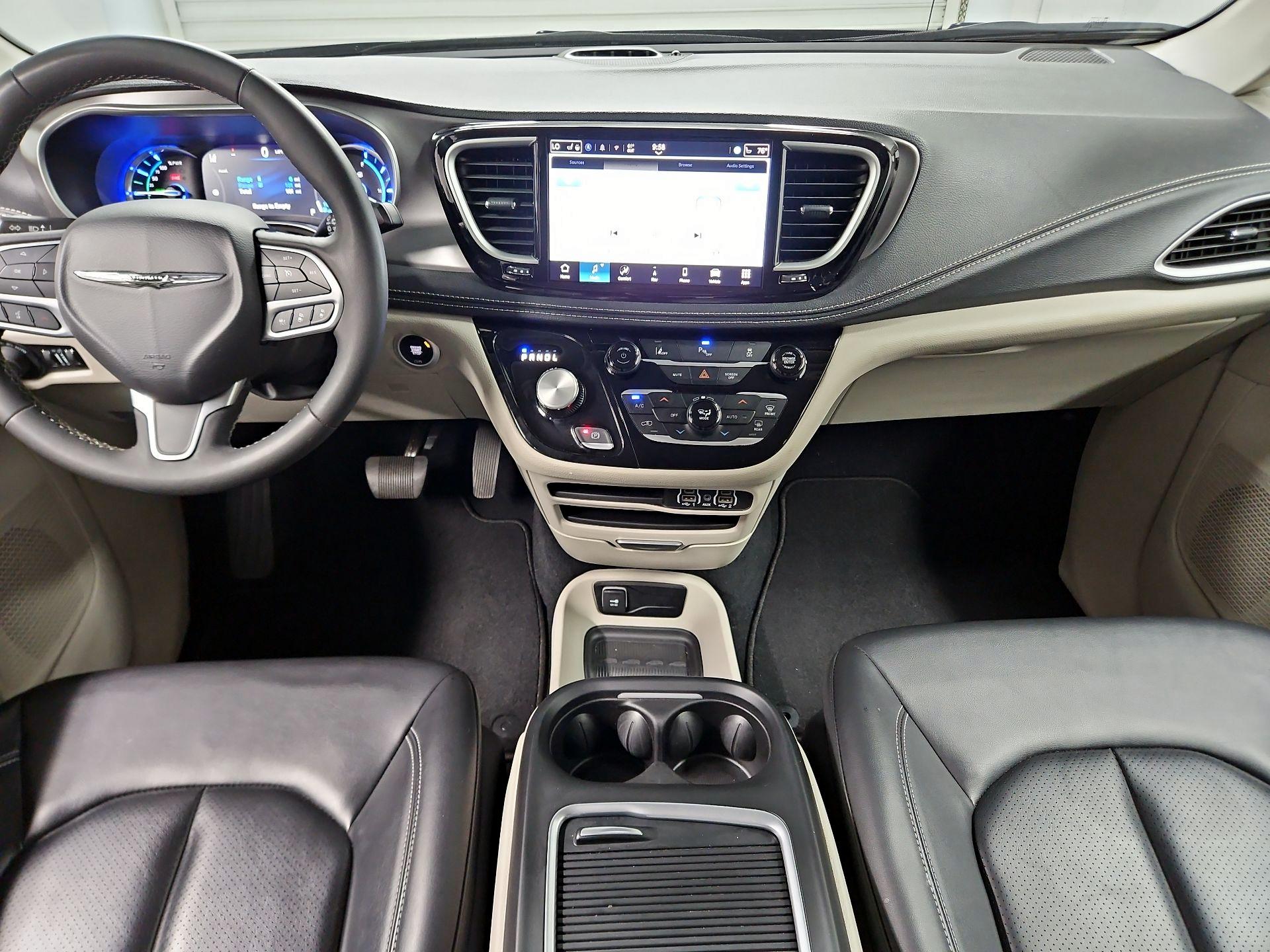 Thumbnail: 2024 Chrysler Pacifica - 9