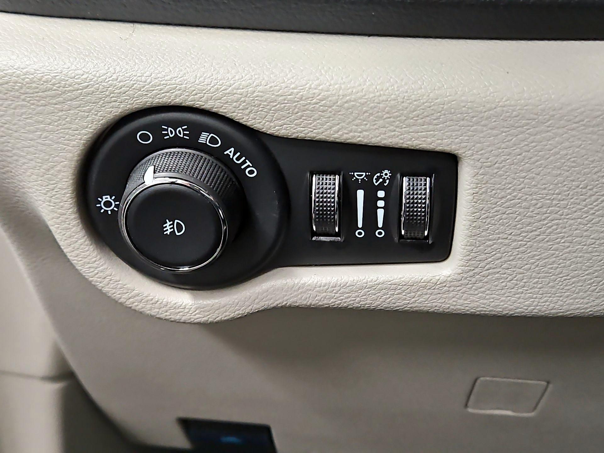 Thumbnail: 2024 Chrysler Pacifica - 13