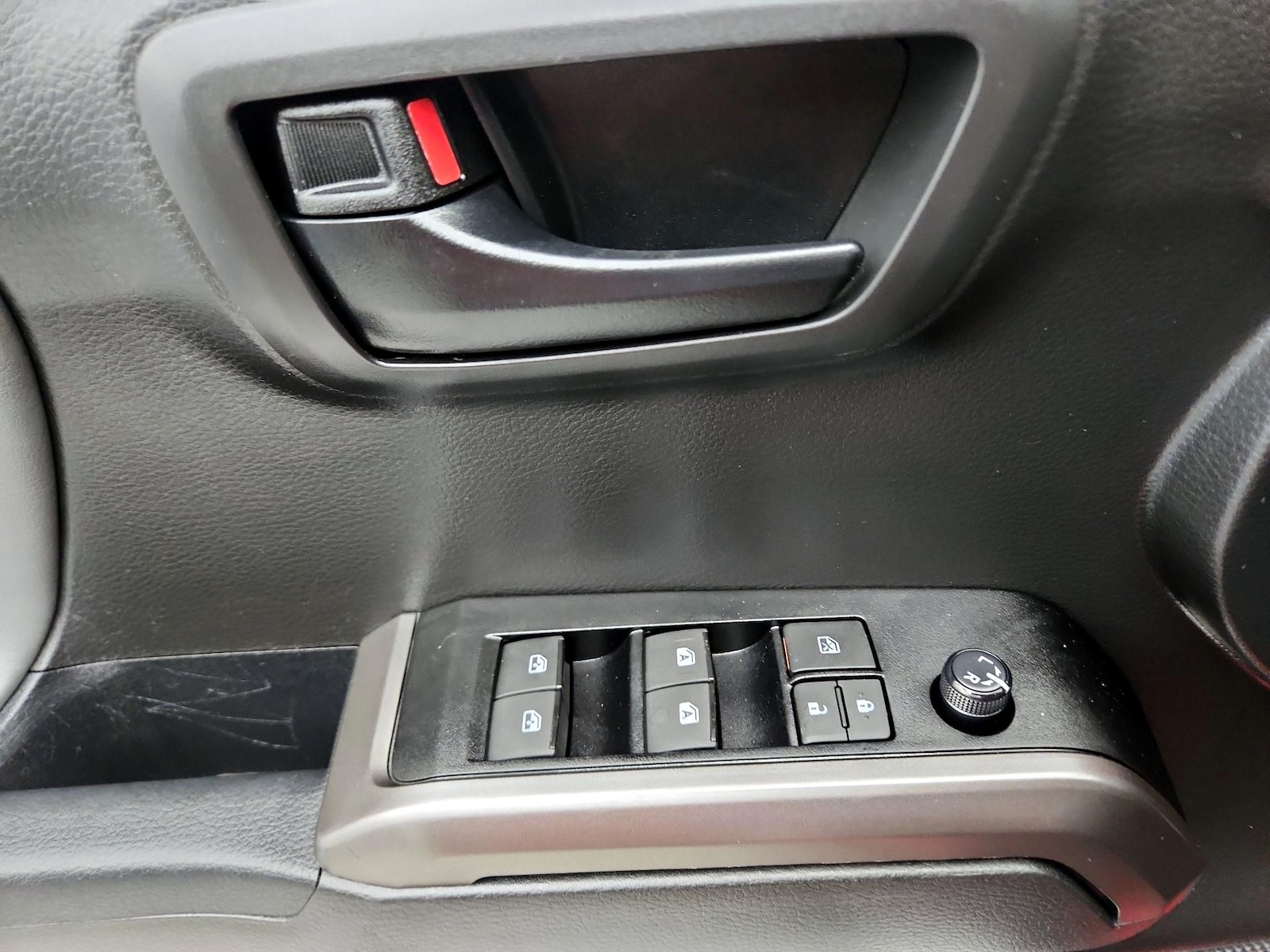 2023 Toyota Tacoma SR5 - Photo 13