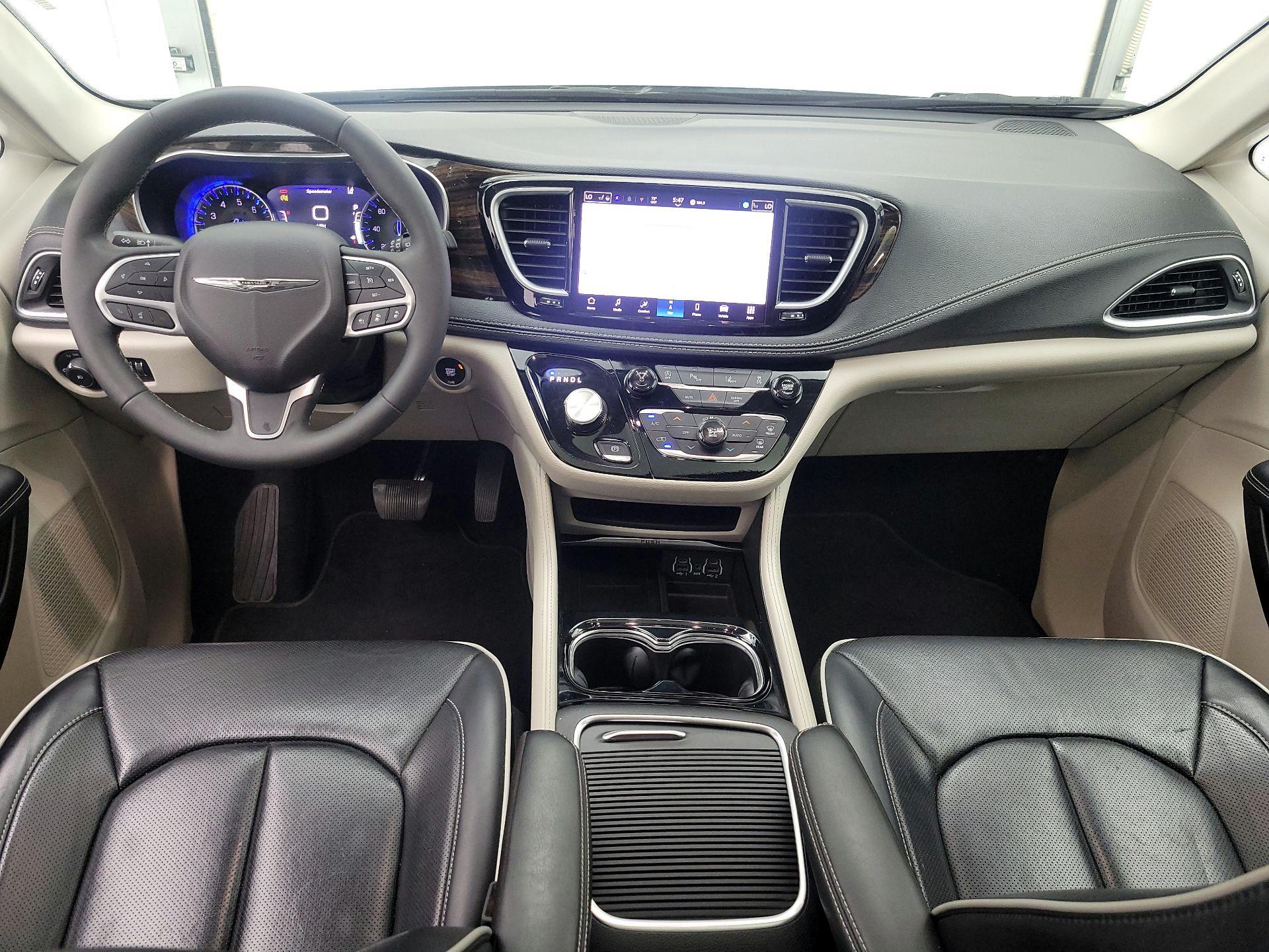 Thumbnail: 2024 Chrysler Pacifica - 9
