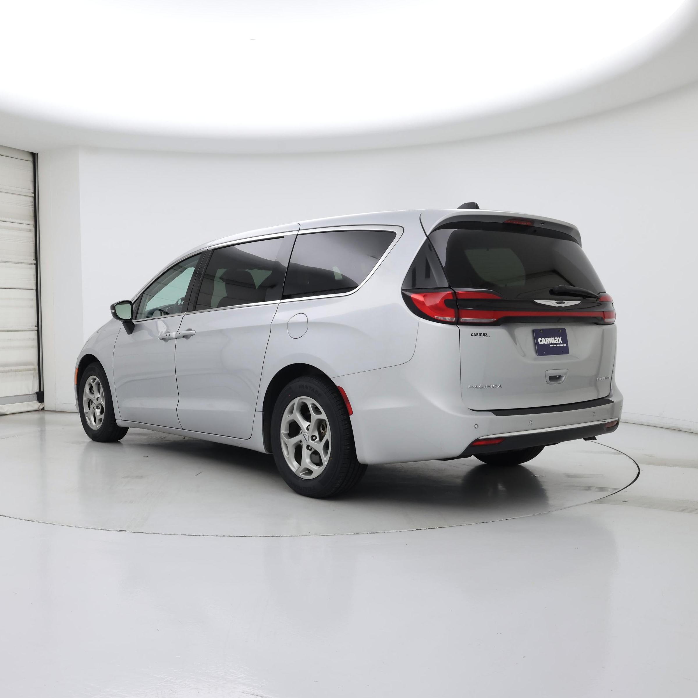 Thumbnail: 2024 Chrysler Pacifica - 2