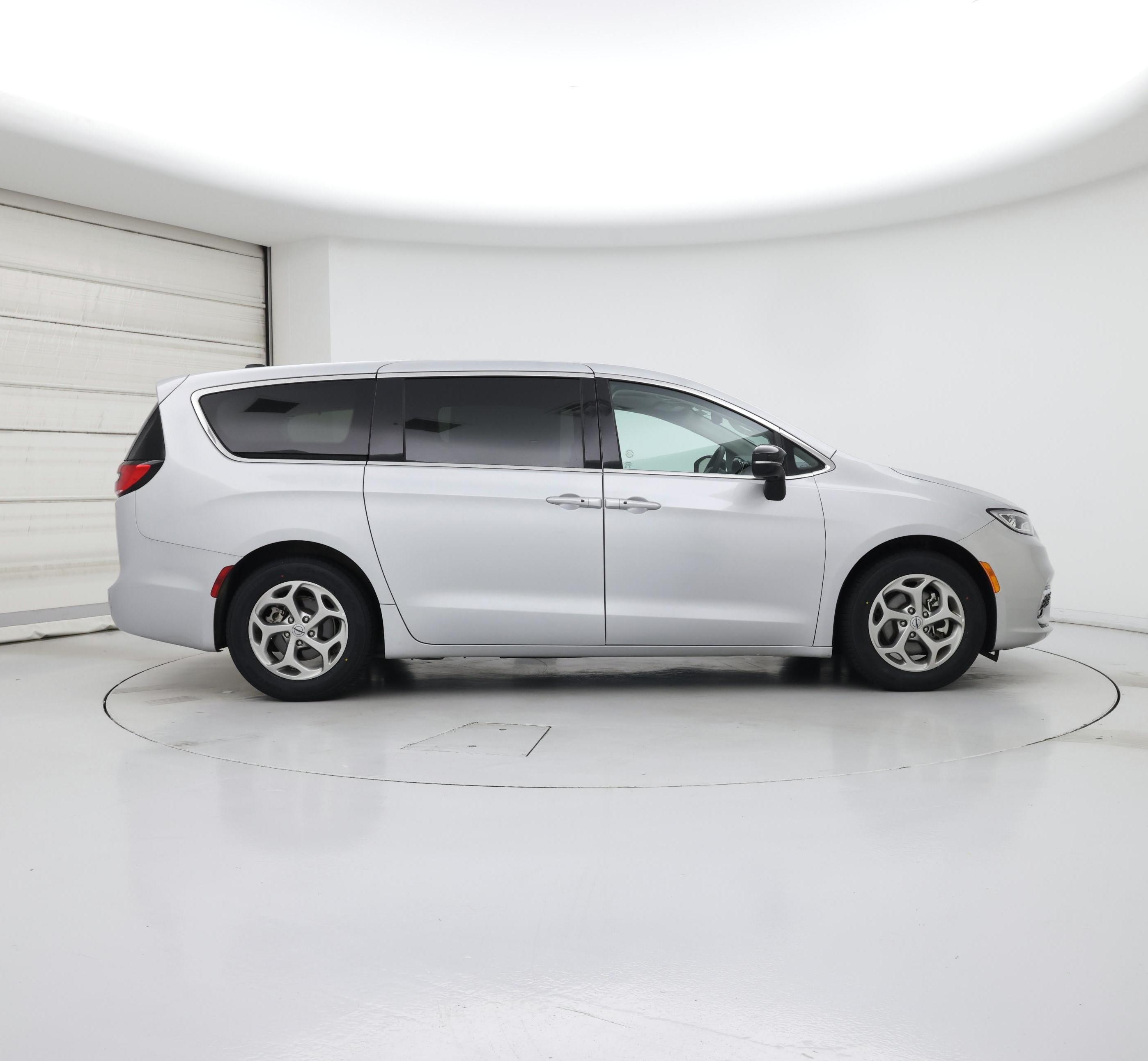 Thumbnail: 2024 Chrysler Pacifica - 7