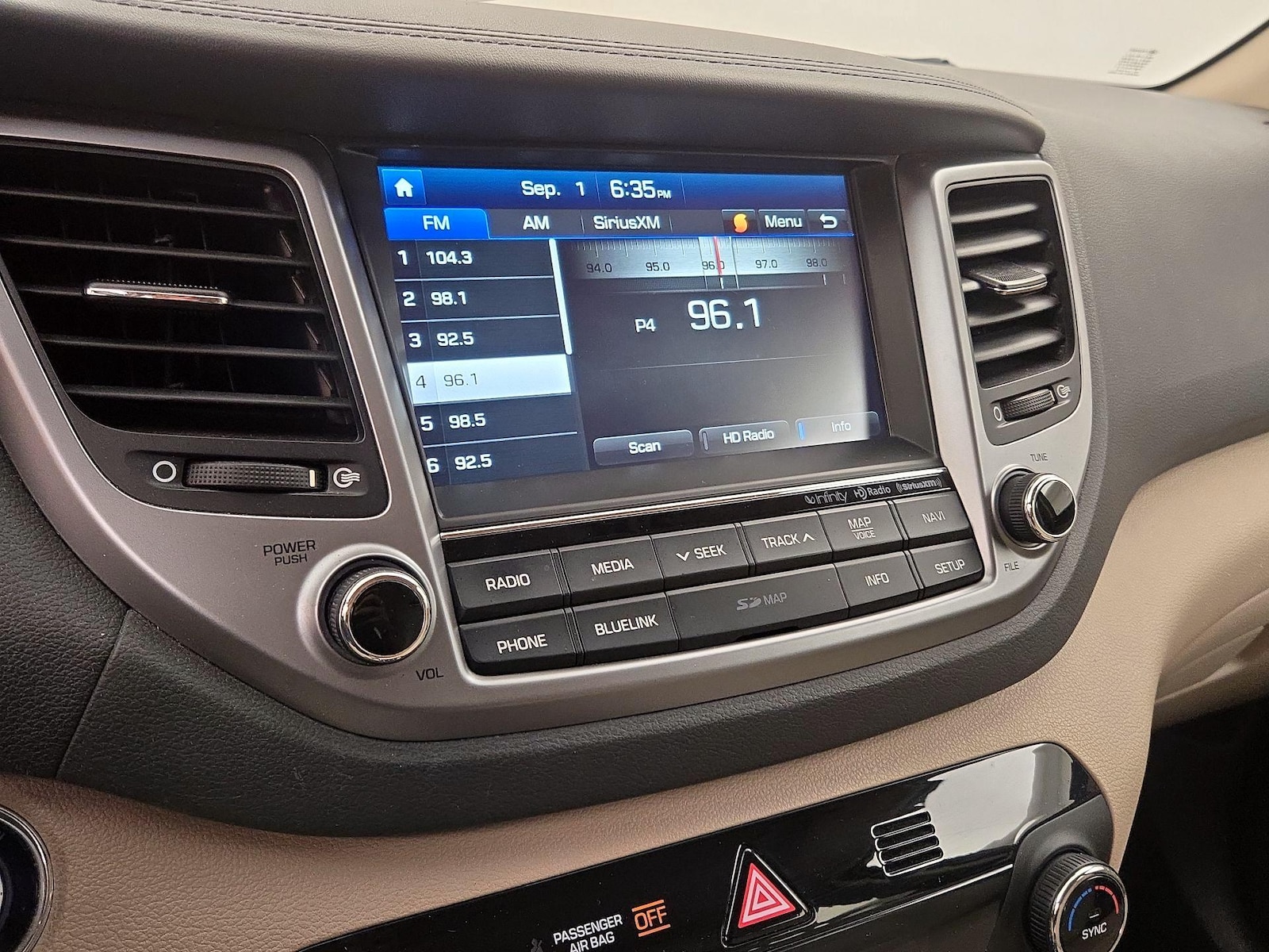 2017 Hyundai Tucson SE Plus - Photo 17