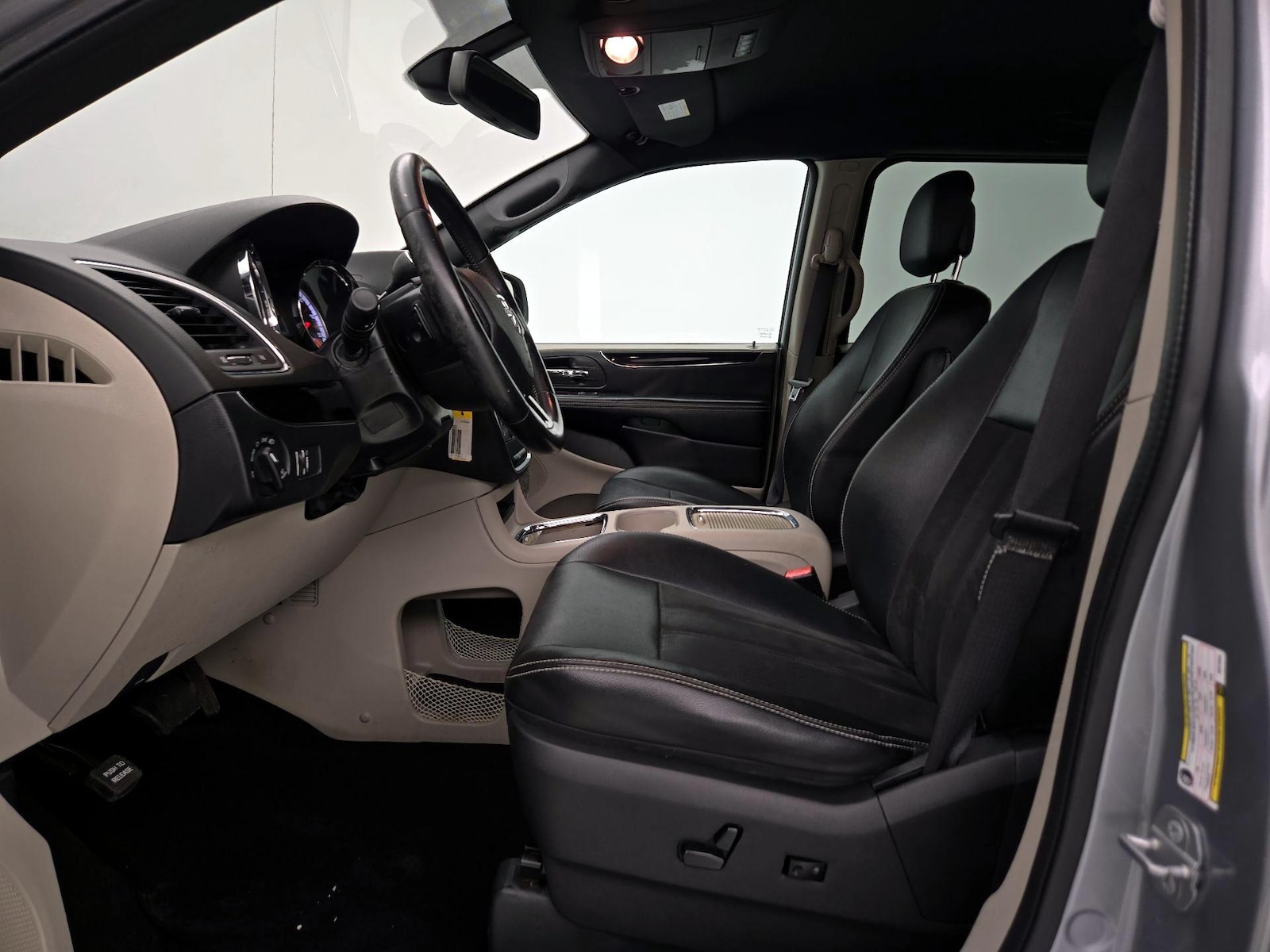 Power Seat(s) & Side Airbags