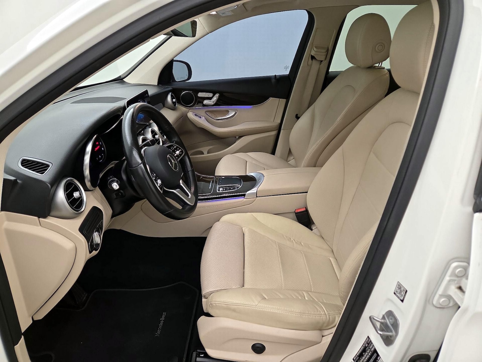2021 Mercedes-Benz GLC GLC300 - Photo 12