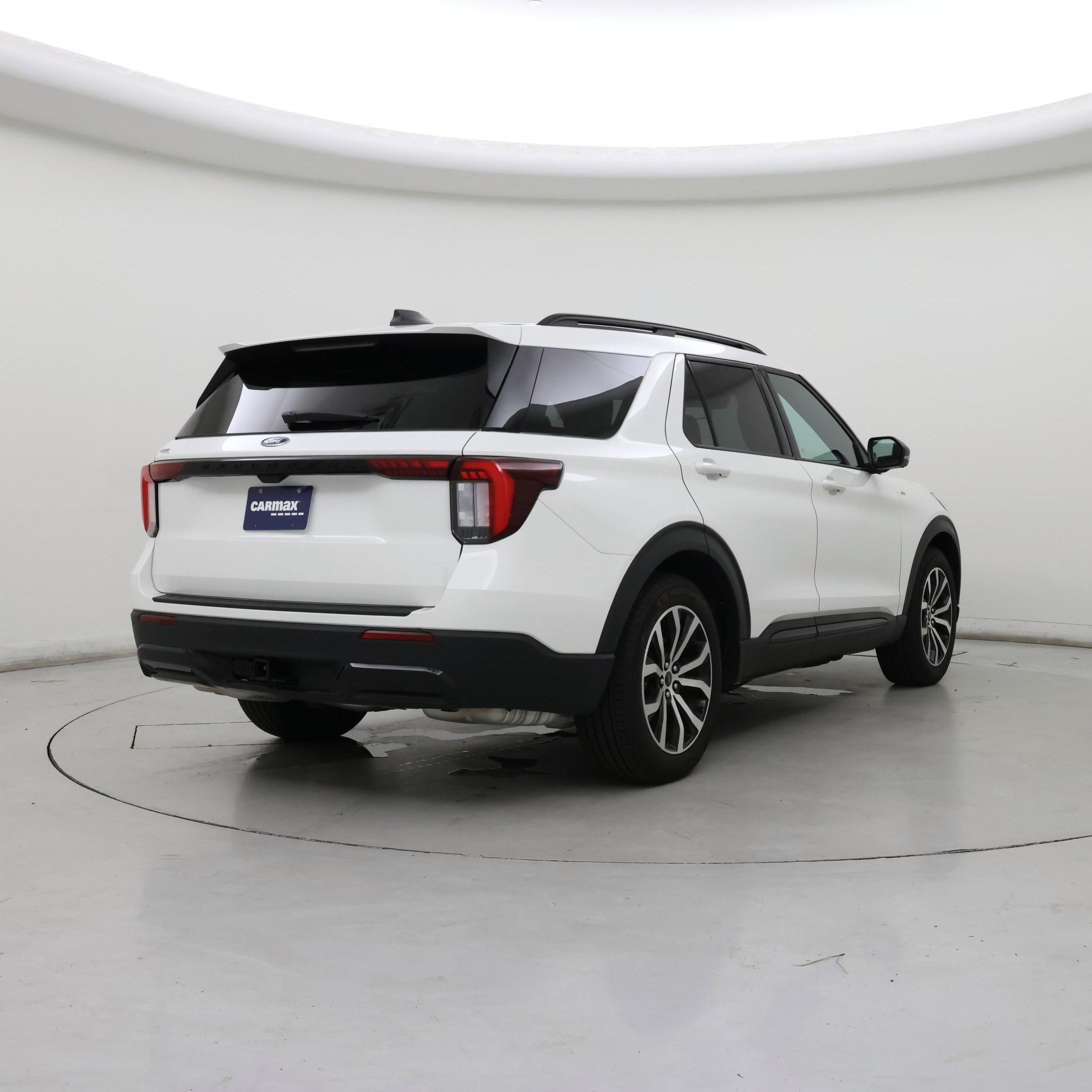 Thumbnail: 2025 Ford Explorer - 8