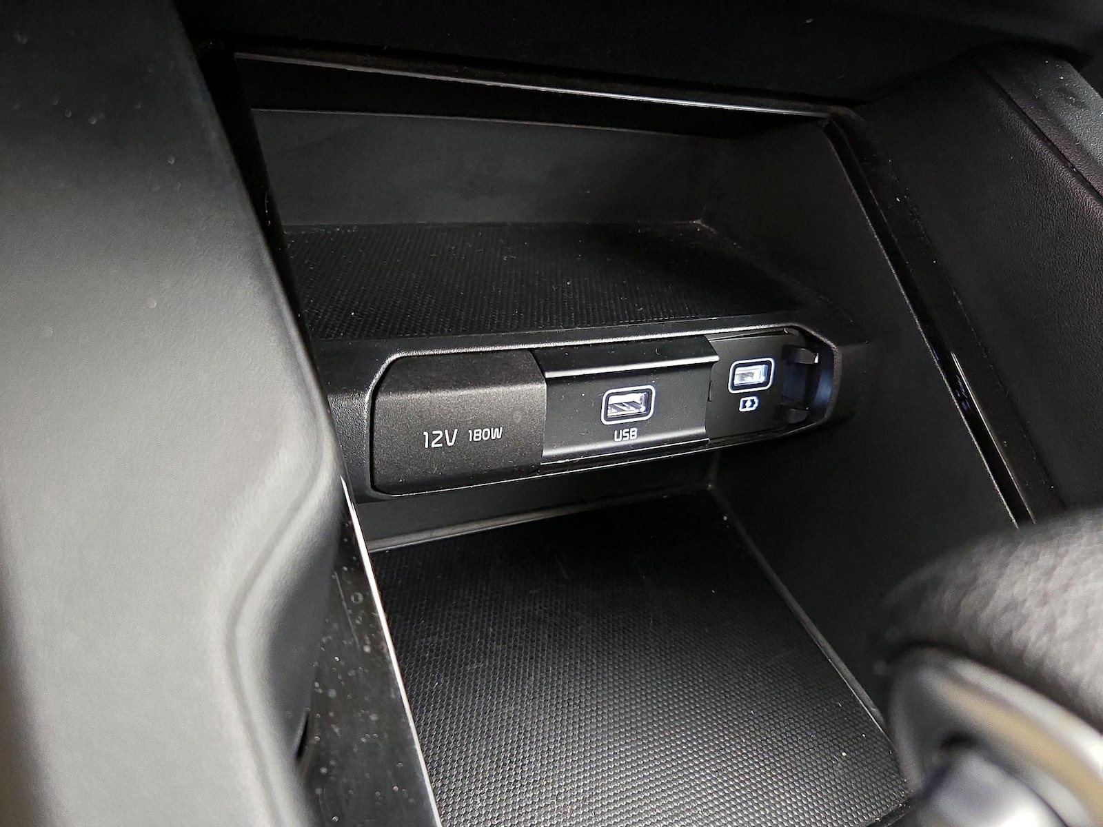 2020 Kia Telluride LX - Photo 19