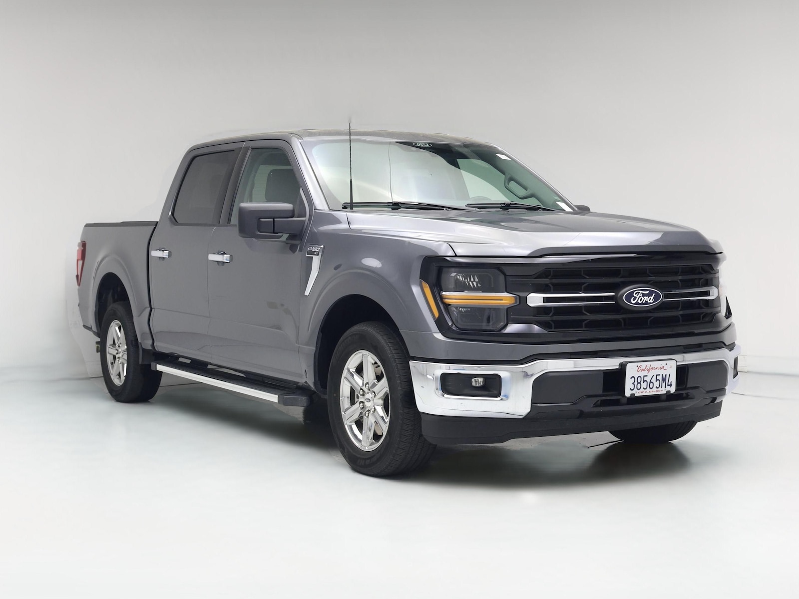 2025 Ford F-150 XLT - Photo 1