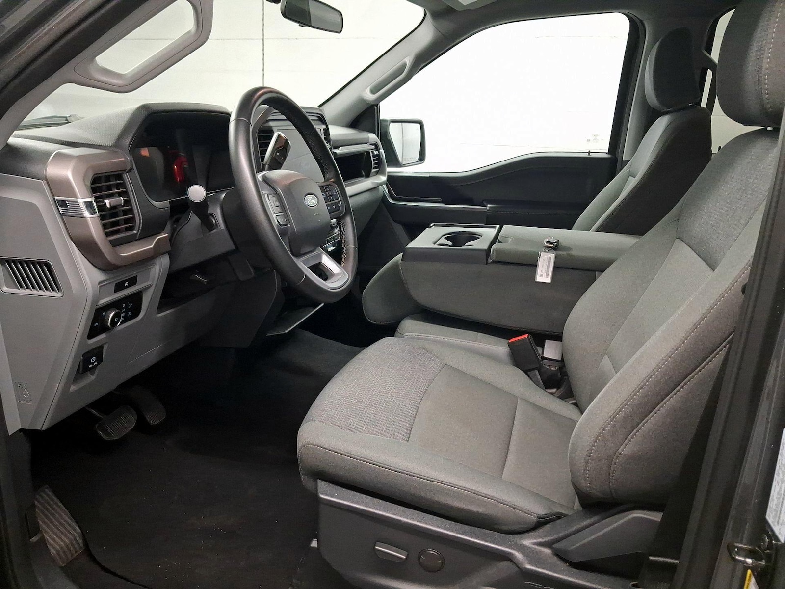 2025 Ford F-150 XLT - Photo 12