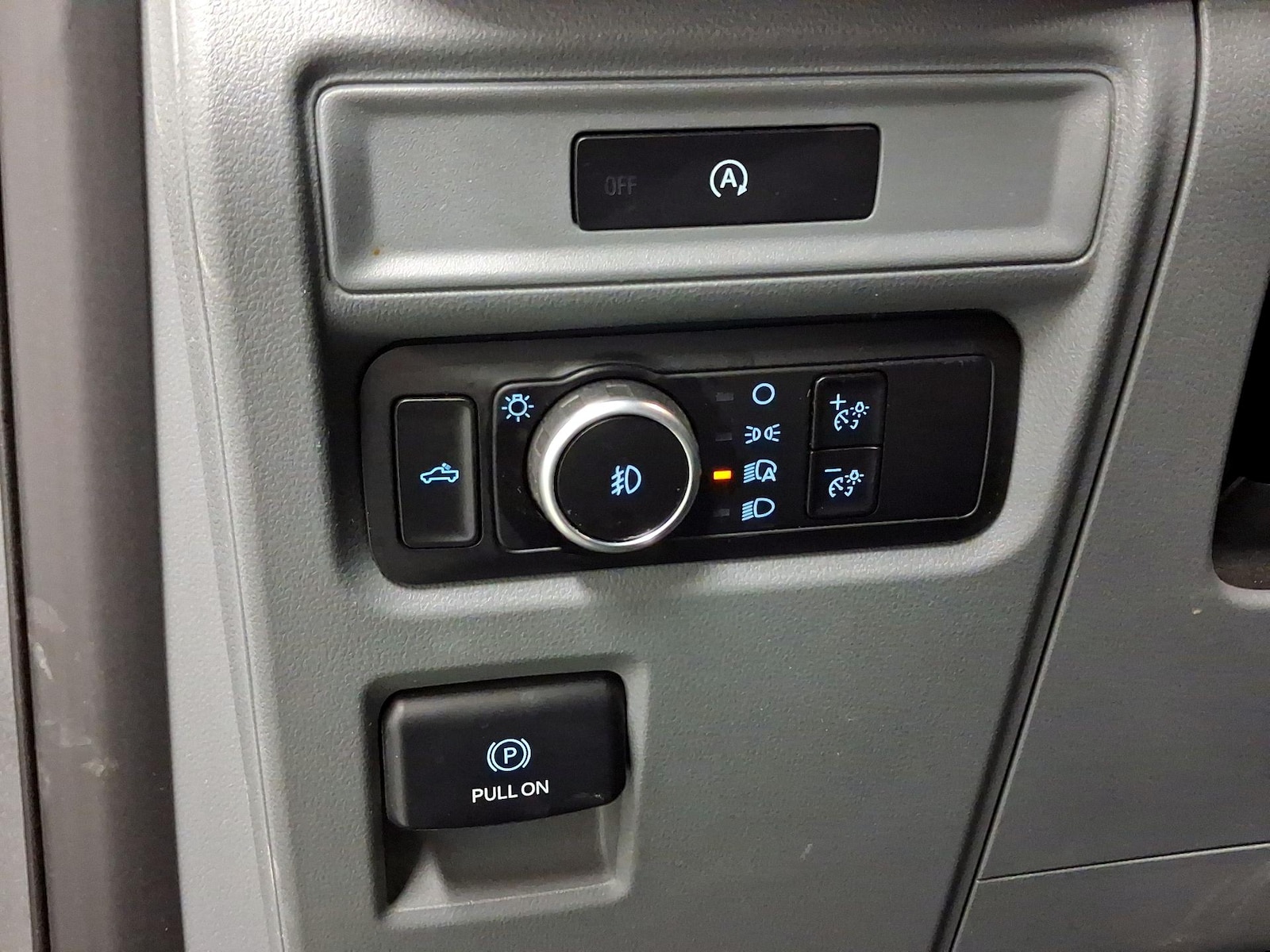 2025 Ford F-150 XLT - Photo 14