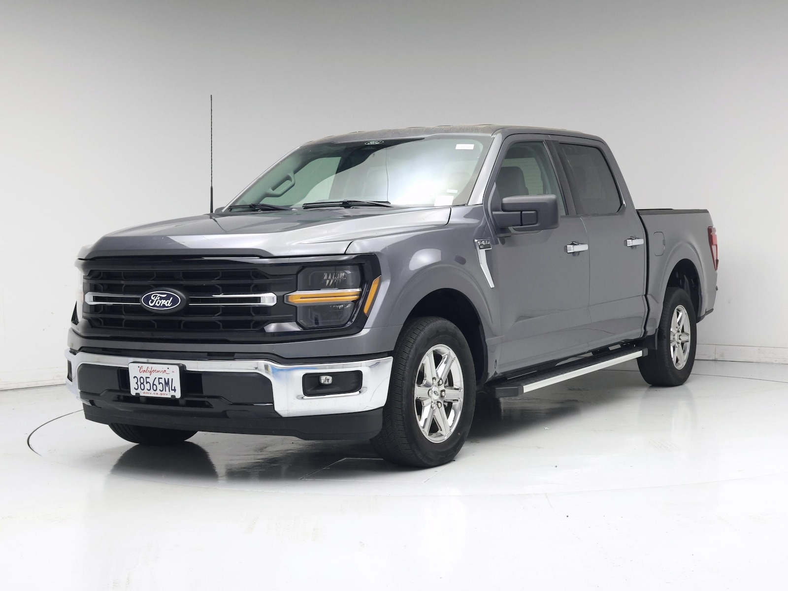 2025 Ford F-150 XLT - Photo 5
