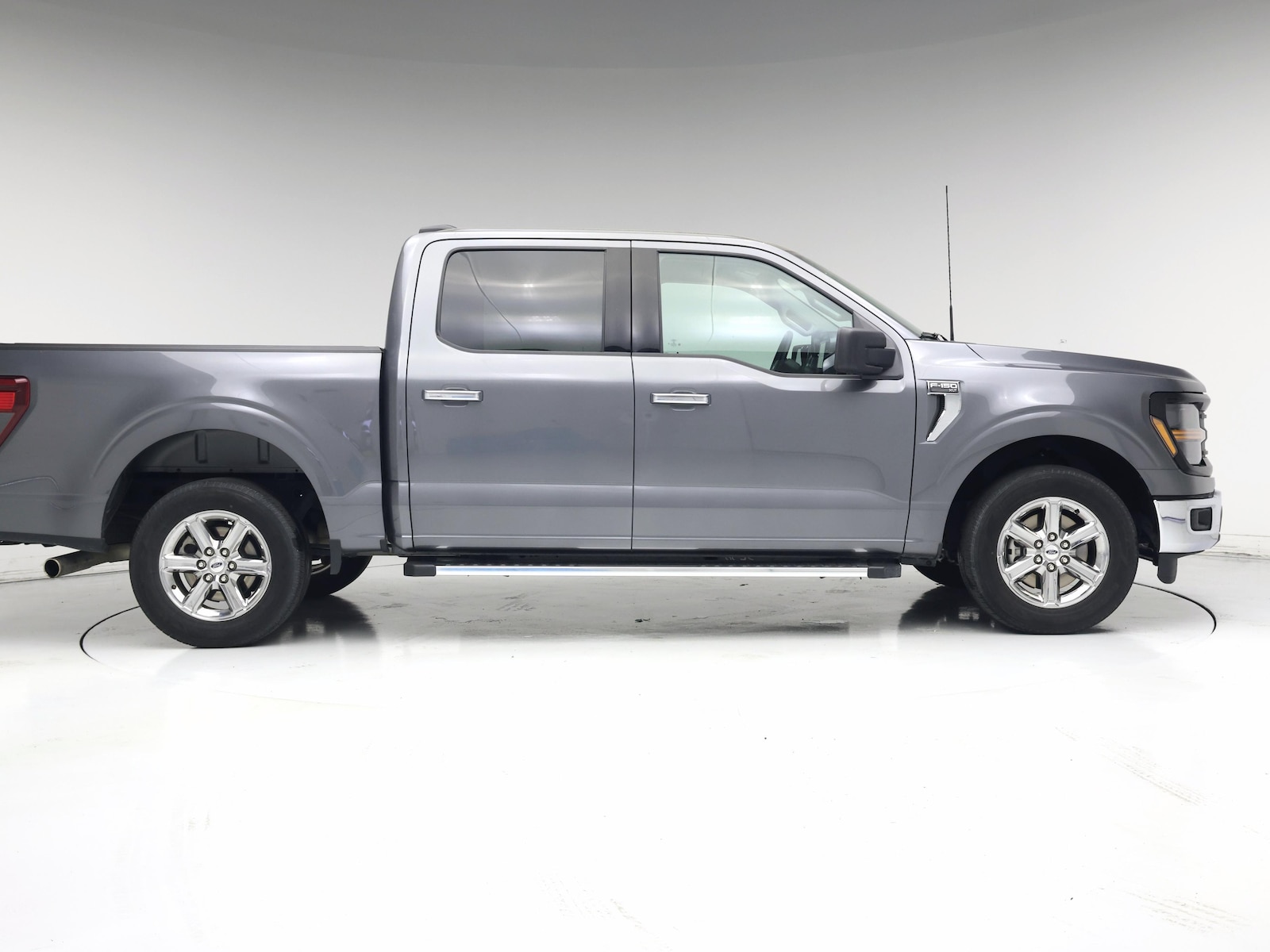 2025 Ford F-150 XLT - Photo 8