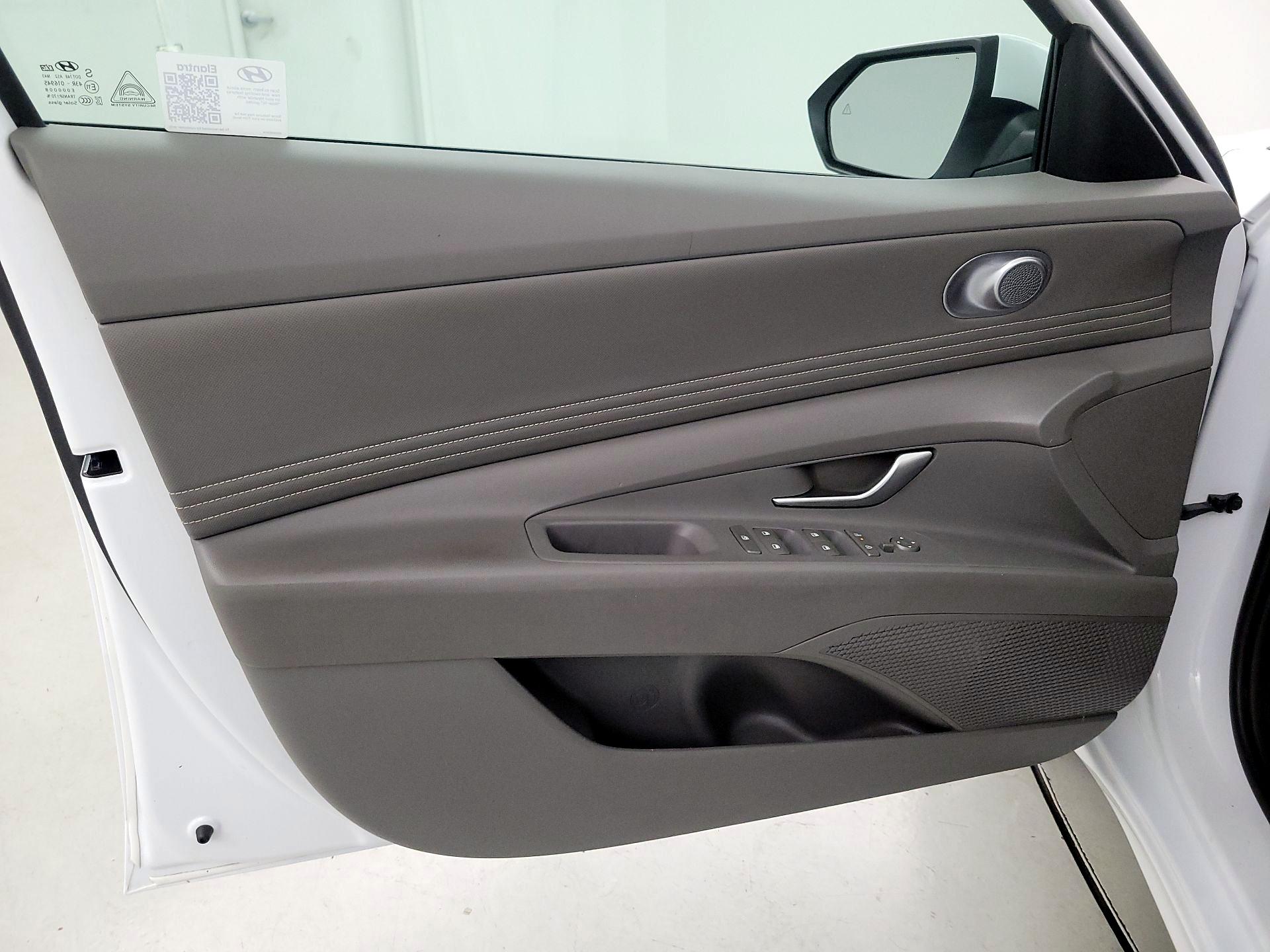 Thumbnail: 2024 Hyundai Elantra - 10