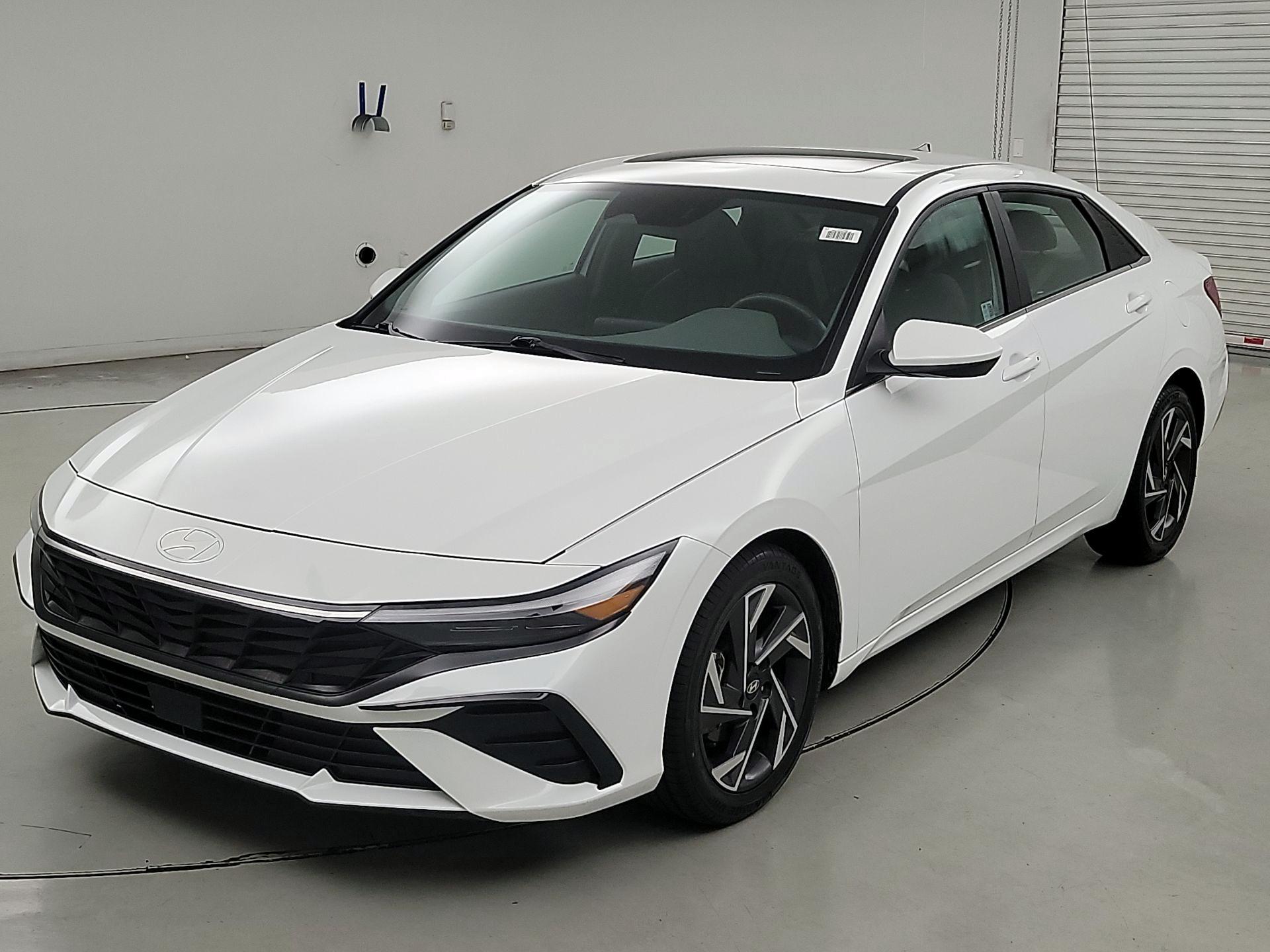 Thumbnail: 2024 Hyundai Elantra - 3