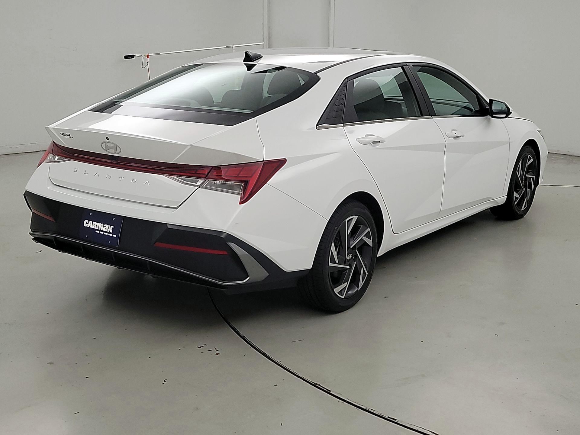 Thumbnail: 2024 Hyundai Elantra - 5